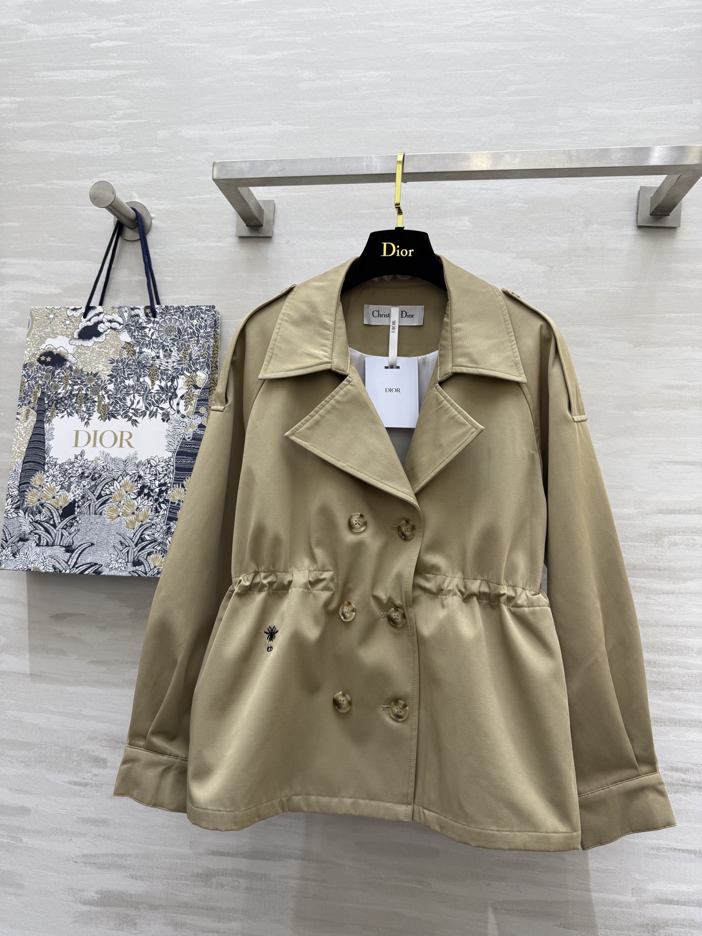 NO:318084,#DIO spring and summer new style waist lapel windbreaker jacket high quality customization spot first size36/38/40 (36 size bust 98, 60 length), dior, jackets & coats, alexander wang19860909#DIO春夏新款 收腰翻领风衣外套 高品质定制 现货首发size36/38/40（36码胸围98,衣长60）,,dior,jackets & coats,alexander wang,Women's clothing