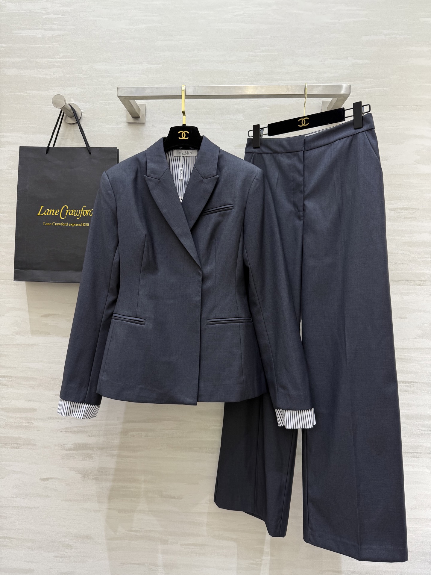 NO:319468,#Maxmar Spring and Summer New Style High-end Customized Waist-closing Suit Set Waist-closing Style Straight Pants Type High-quality Customized Spot sizeS/M/L (size S-shoulder width 39, bust 86, 62, trousers waist 66, hip 94, trousers length 103,,alexander wang19860909#Maxmar春夏新款 高级定制 收腰西服套装 收腰版型 直筒裤型 高品质定制 现货首发sizeS/M/L（s码肩宽39,胸围86,衣长62,裤子腰围66,臀围94,裤长103,,alexander wang,Women's clothing