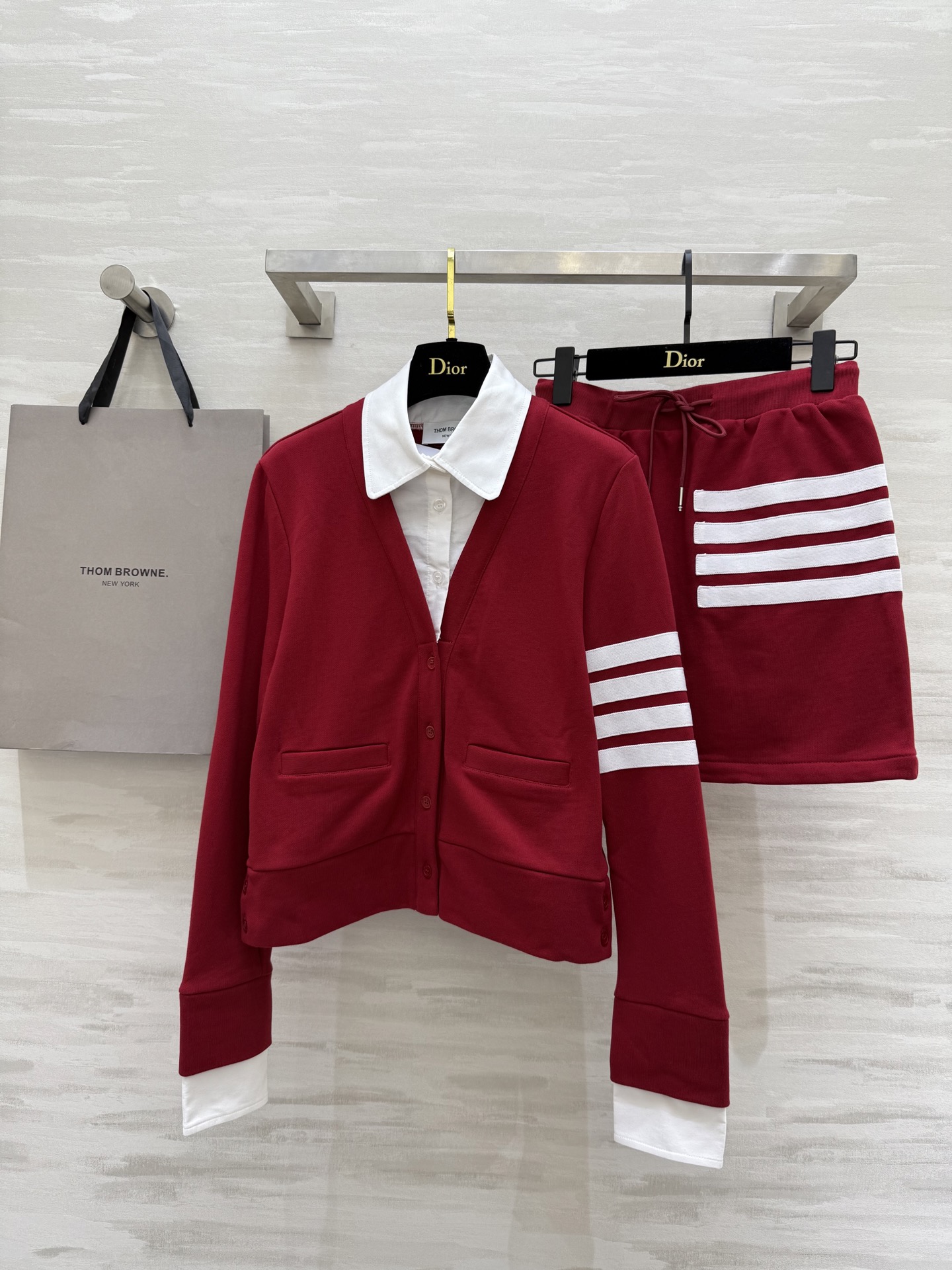 NO:319414,#TB College Style Fake Two-Piece Set High Quality Customization Spot First-SizeS/M/L (Size S S S S-Width 38, Bust 88, Clothes 50, Skirts 62, Hip 86, Skirts 39), Skirts, Alexander wang19860909#TB学院风假两件套装 高品质定制 现货首发sizeS/M/L（s码肩宽38,胸围88,衣长50,半裙腰围62,臀围86,裙长39）,,skirts,alexander wang,Women's clothing
