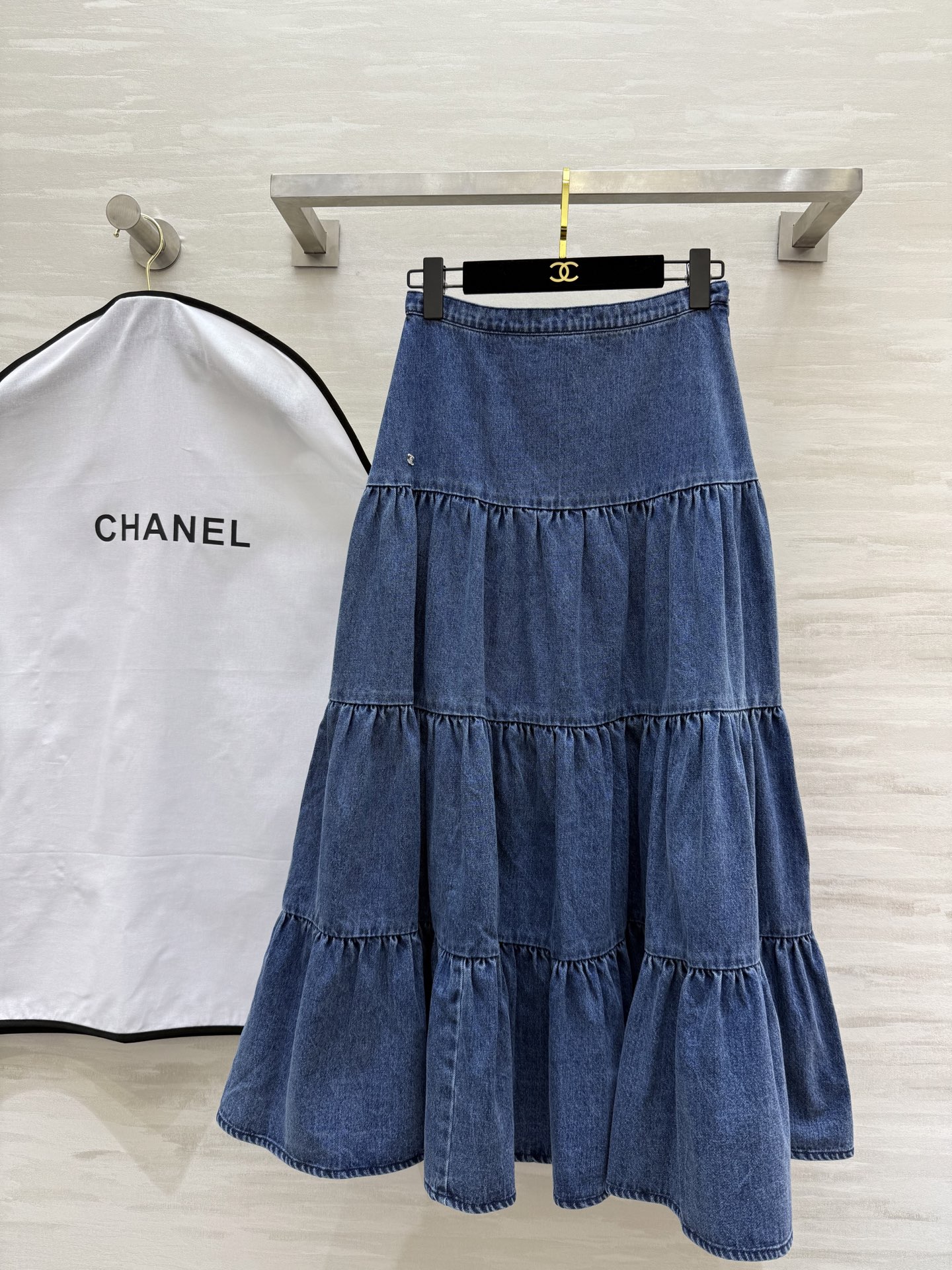 NO:319408,#CHANE new product A-line large cake denim skirt high-quality customization spot first-time size36/38/40 (36 size waist 66, skirt length 87) 6, chanel, skirts, alexander wang19860909#CHANE新品 A字大摆蛋糕牛仔半裙 高品质定制 现货首发size36/38/40（36码腰围66,裙长87）6,,chanel,skirts,alexander wang,Women's clothing