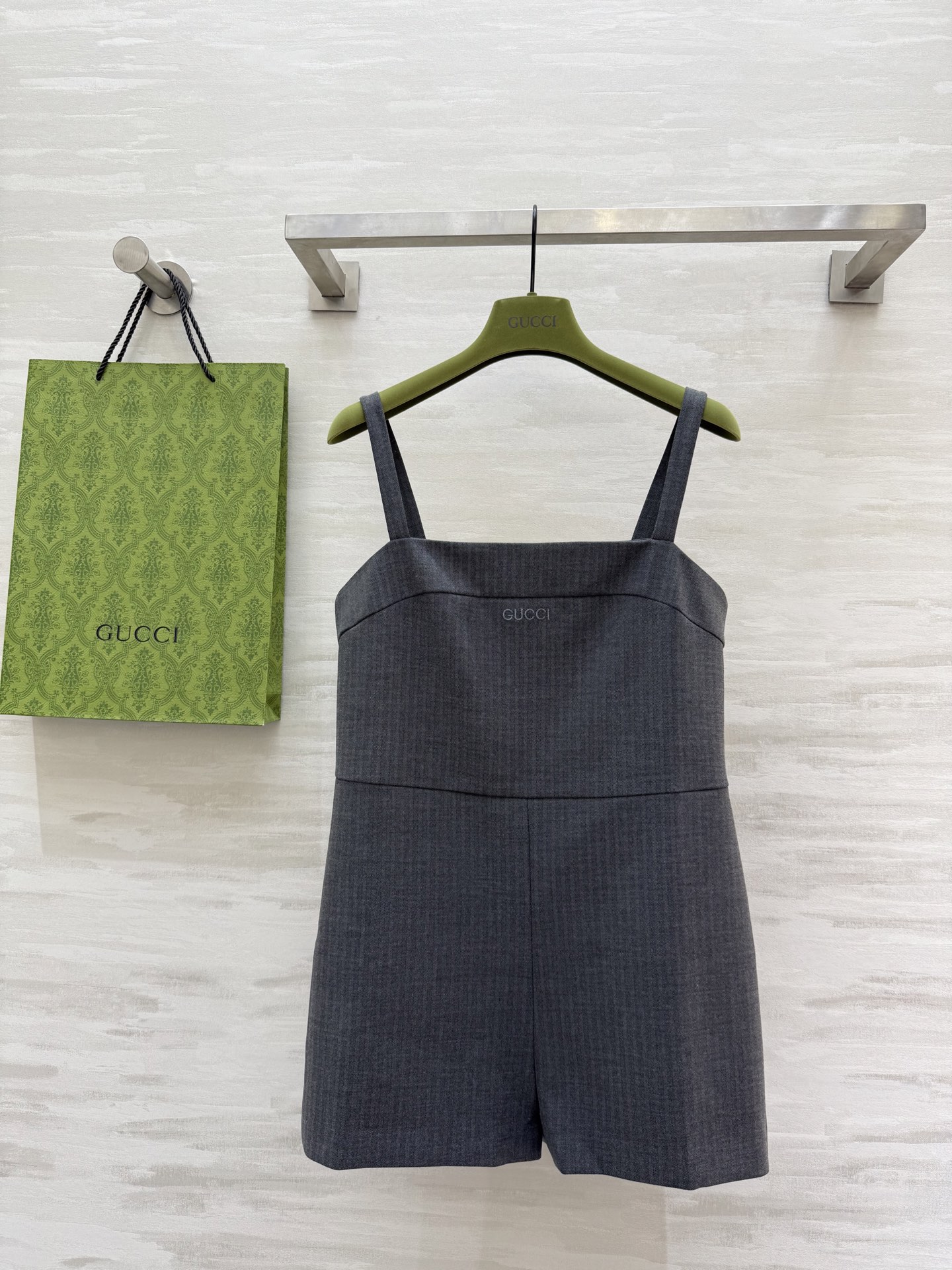 NO:319415,#GUCC Grey gray suspender jumpsuits High quality customization Spot sizeS/M/L (M size bust 84, shoulder strap length 74), gucci, alexander wang19860909#GUCC格雷系灰吊带连体裤 高品质定制 现货首发sizeS/M/L（M码胸围84,含肩带衣长74）,,gucci,alexander wang,Women's clothing