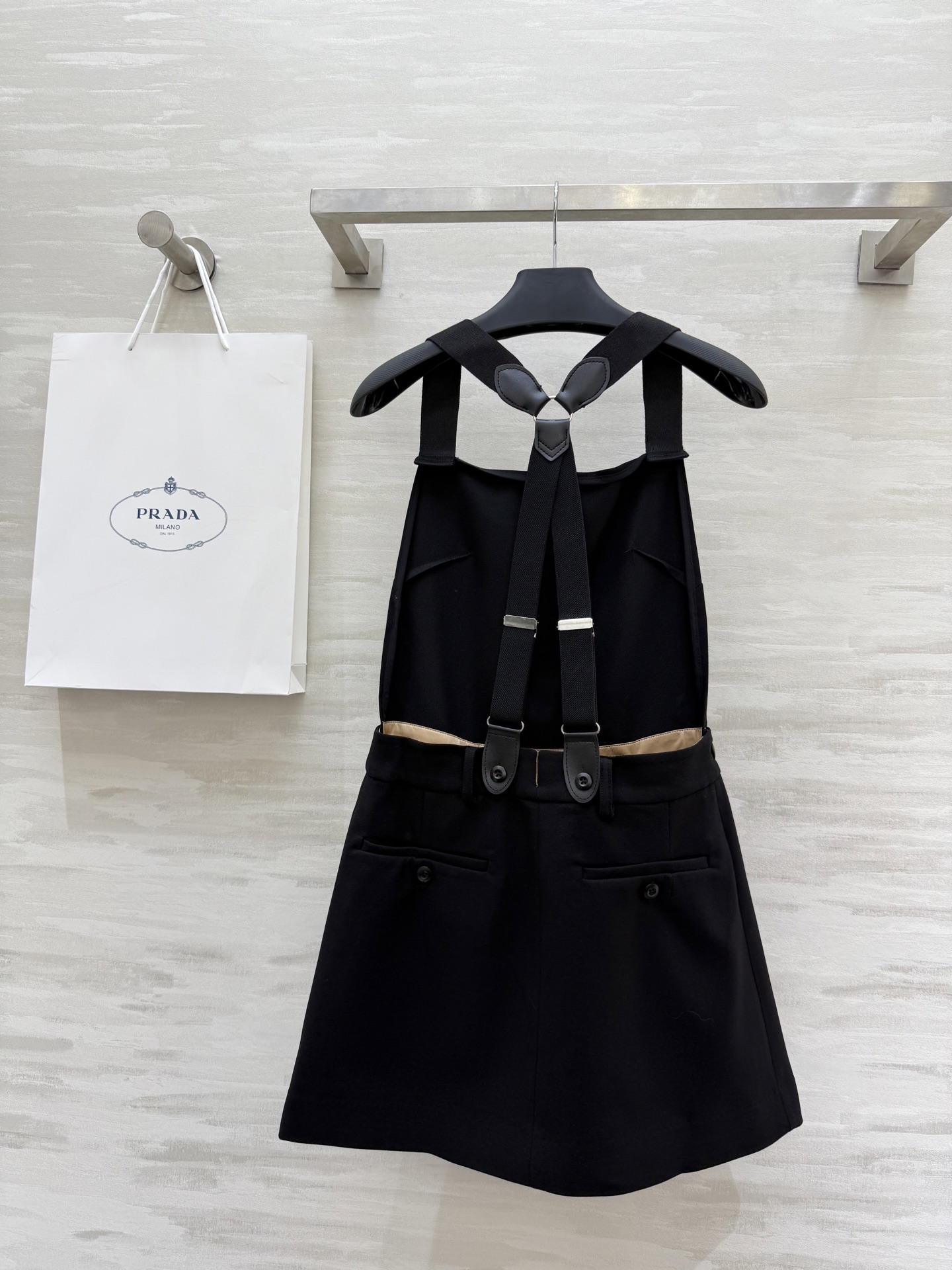 #Prad♡²⁵ootd✔️新款背带裙 最百搭 时髦精的OOTD 高品质定制 现货首发size：S/M/