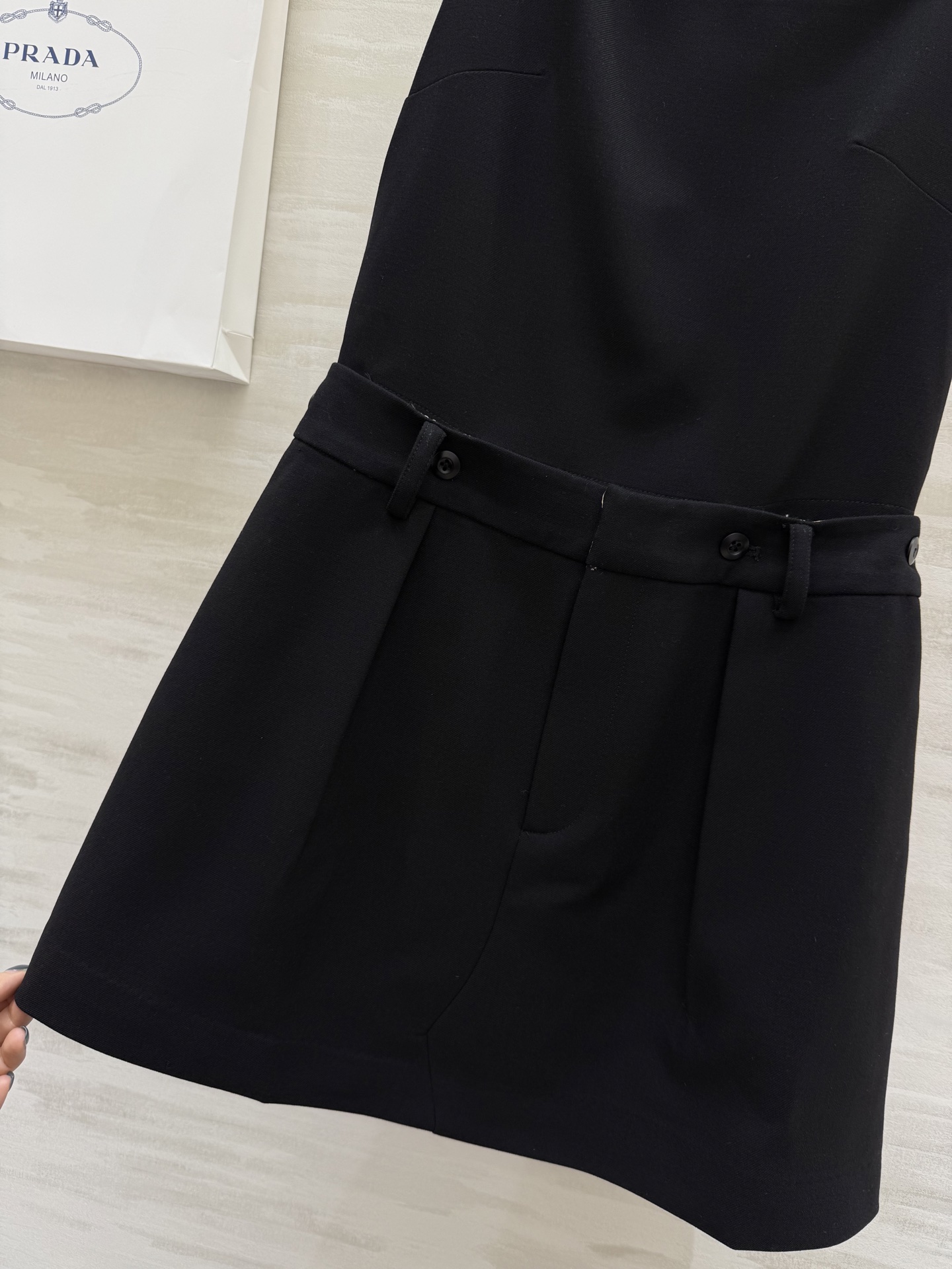 #Prad♡²⁵ootd✔️新款背带裙 最百搭 时髦精的OOTD 高品质定制 现货首发size：S/M/