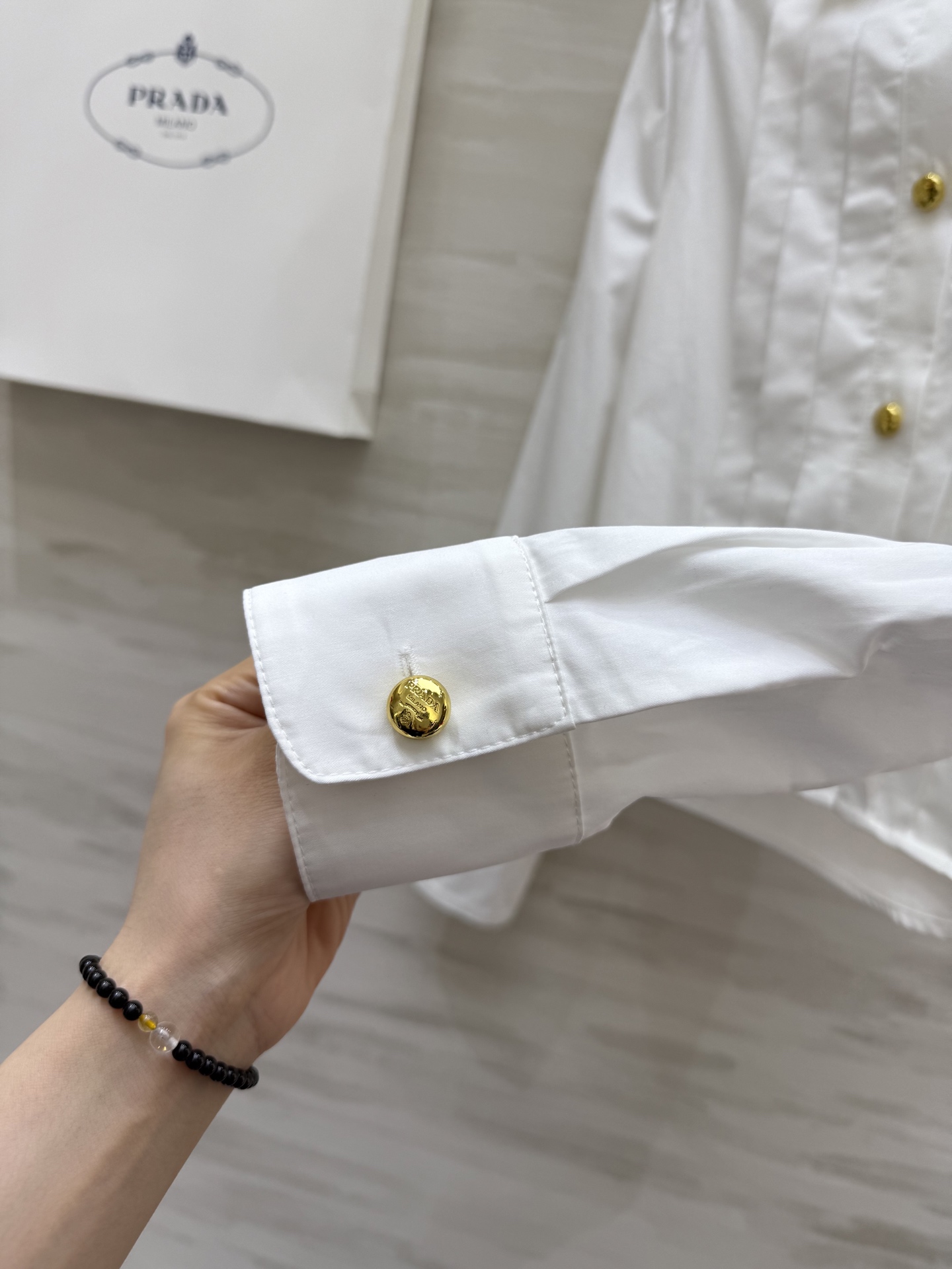 #Prad♡²⁵压褶短款衬衣 开模五金纽扣 高品质定制 现货首发size：S/M/L（s码肩宽：32，胸