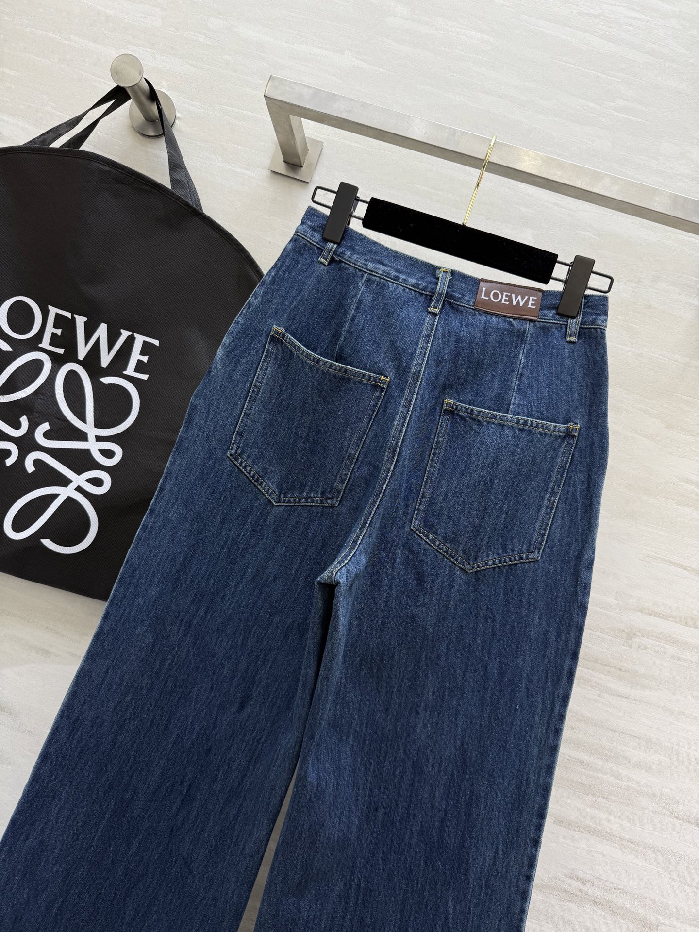 #Loew♡²⁵洗水丹宁直筒牛仔裤 高品质定制 现货首发size：S/M/L（s码腰围：64，裤长：10