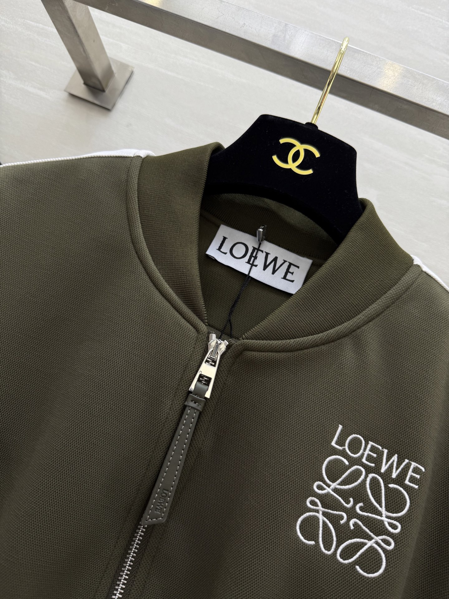 #Loew♡²⁵刺绣logo短款棒球服夹克 高品质定制 现货首发size：S/M/L（s码肩宽：55， 