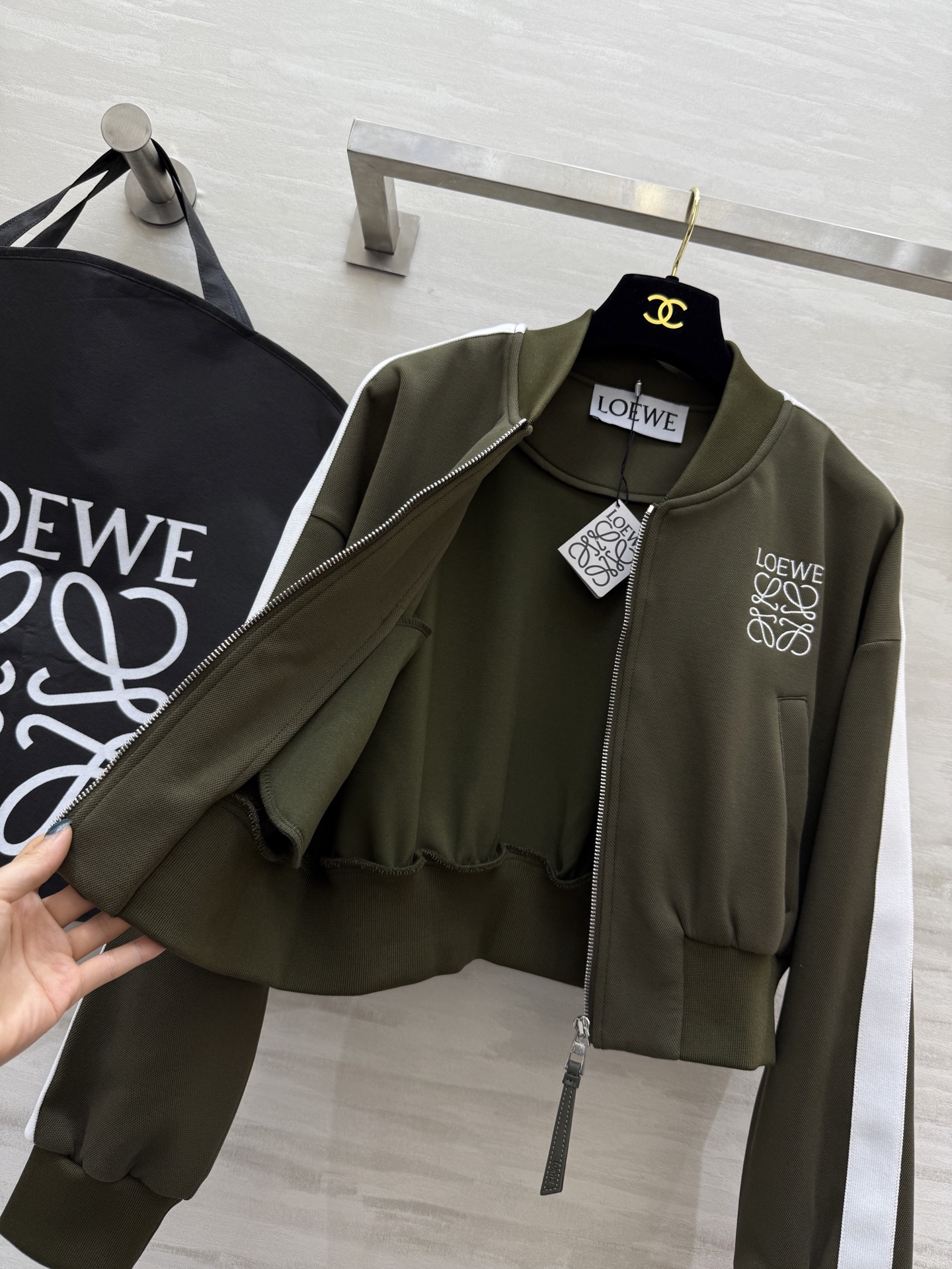 #Loew♡²⁵刺绣logo短款棒球服夹克 高品质定制 现货首发size：S/M/L（s码肩宽：55， 