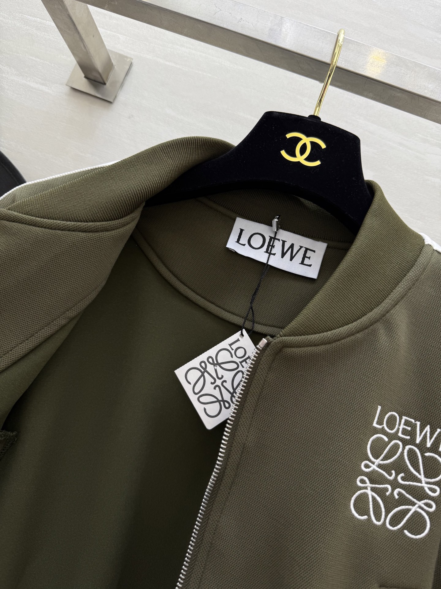 #Loew♡²⁵刺绣logo短款棒球服夹克 高品质定制 现货首发size：S/M/L（s码肩宽：55， 