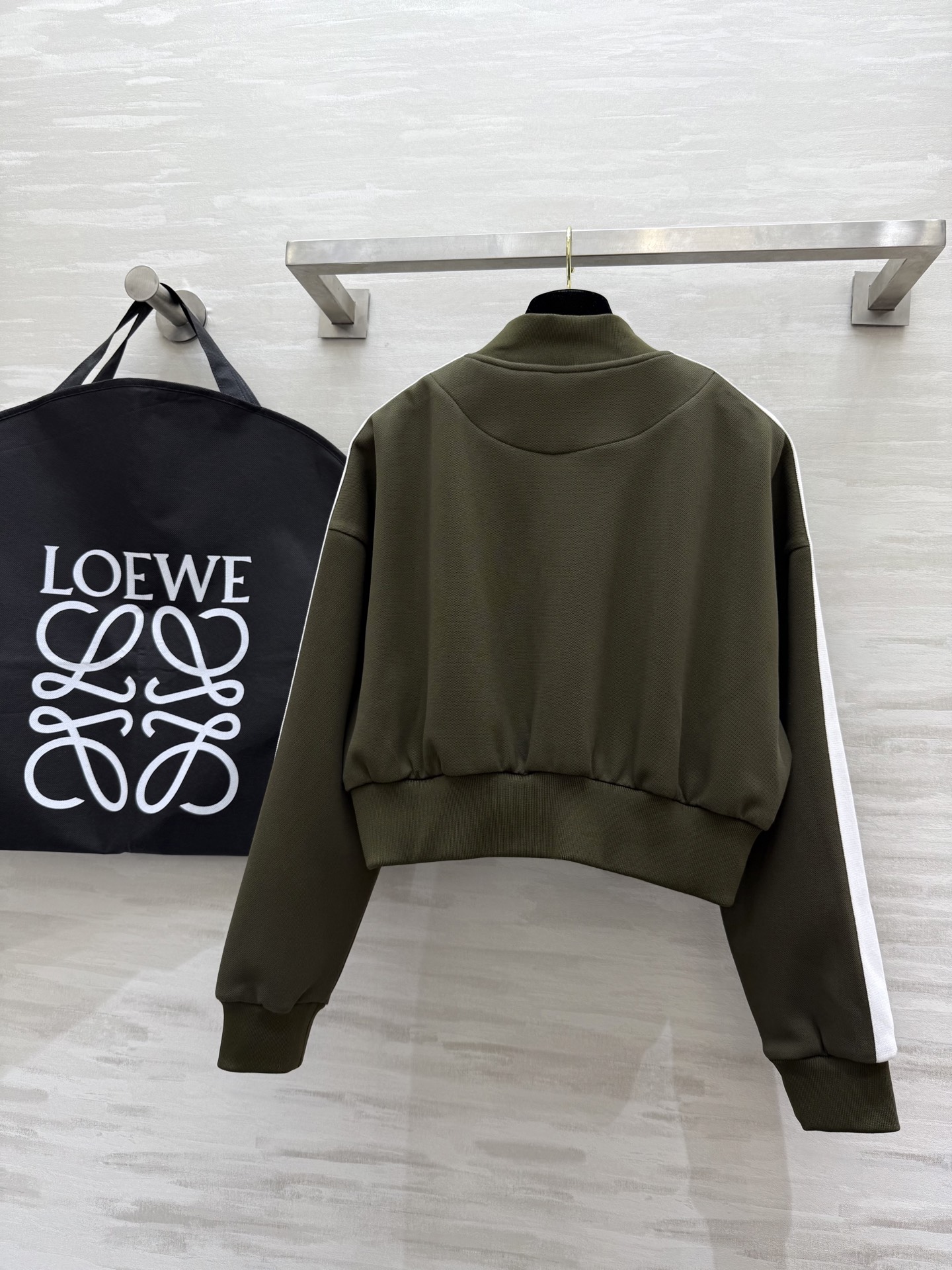 #Loew♡²⁵刺绣logo短款棒球服夹克 高品质定制 现货首发size：S/M/L（s码肩宽：55， 
