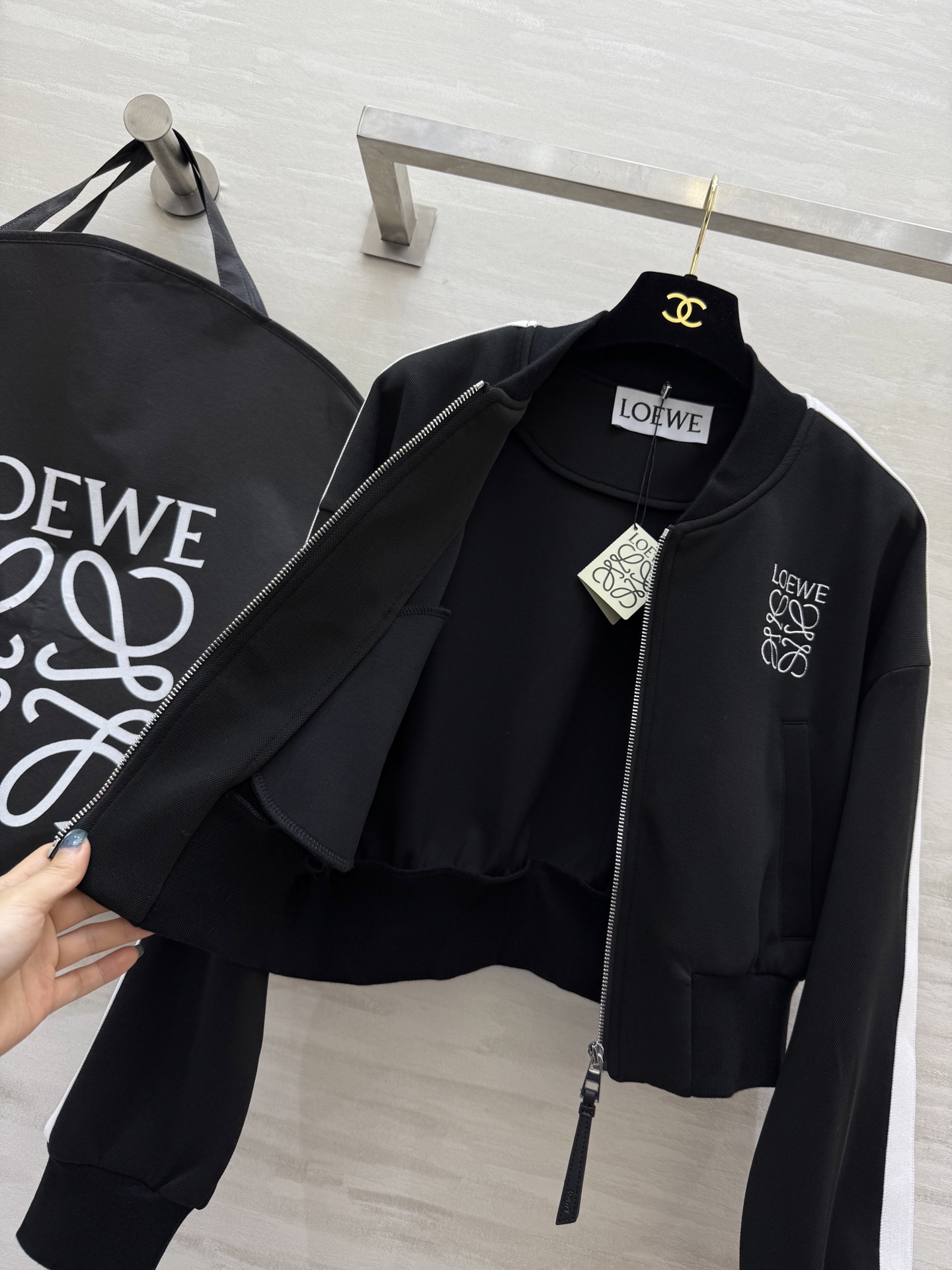 #Loew♡²⁵刺绣logo短款棒球服夹克 高品质定制 现货首发size：S/M/L（s码肩宽：55， 