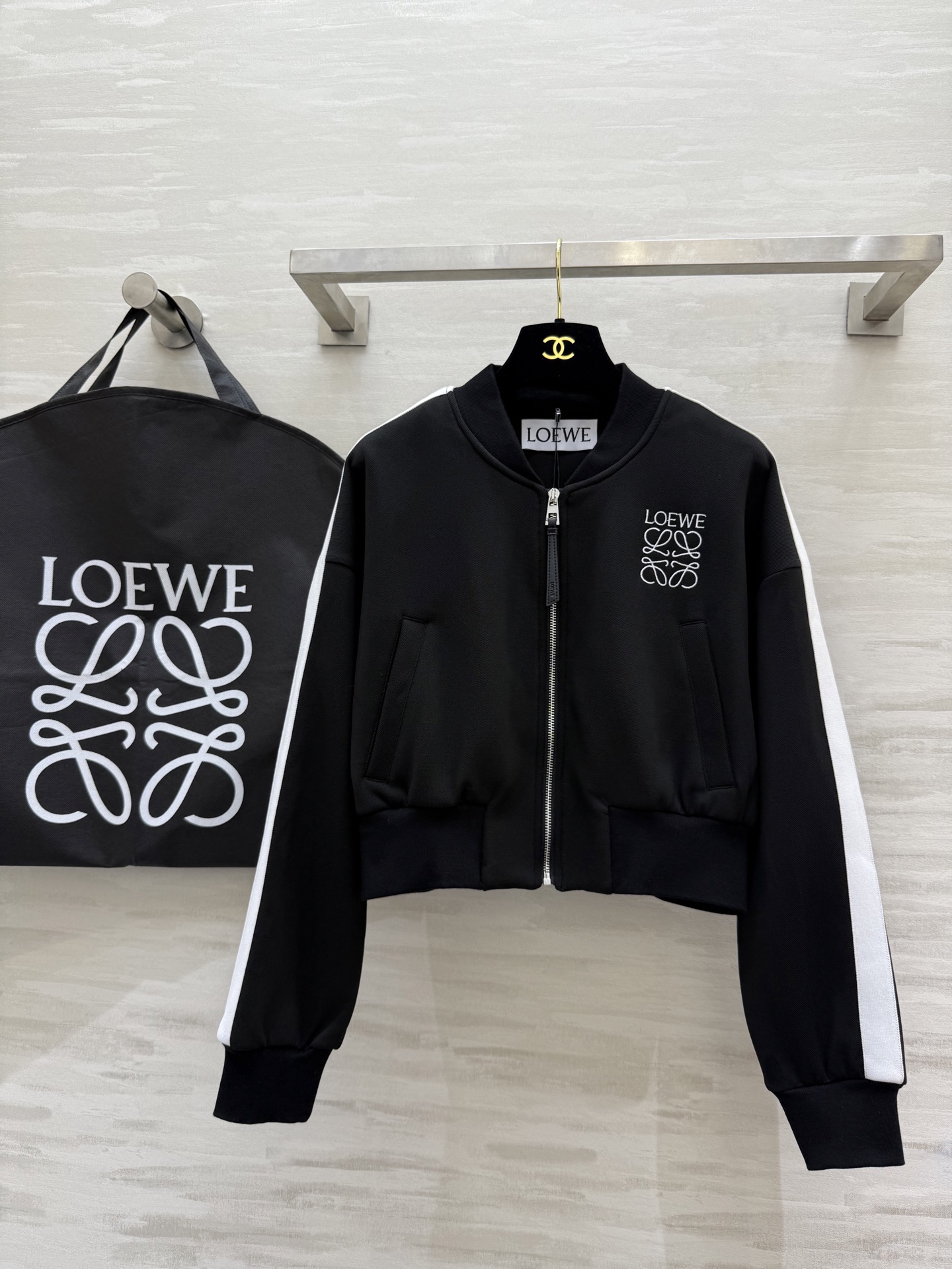 #Loew♡²⁵刺绣logo短款棒球服夹克 高品质定制 现货首发size：S/M/L（s码肩宽：55， 