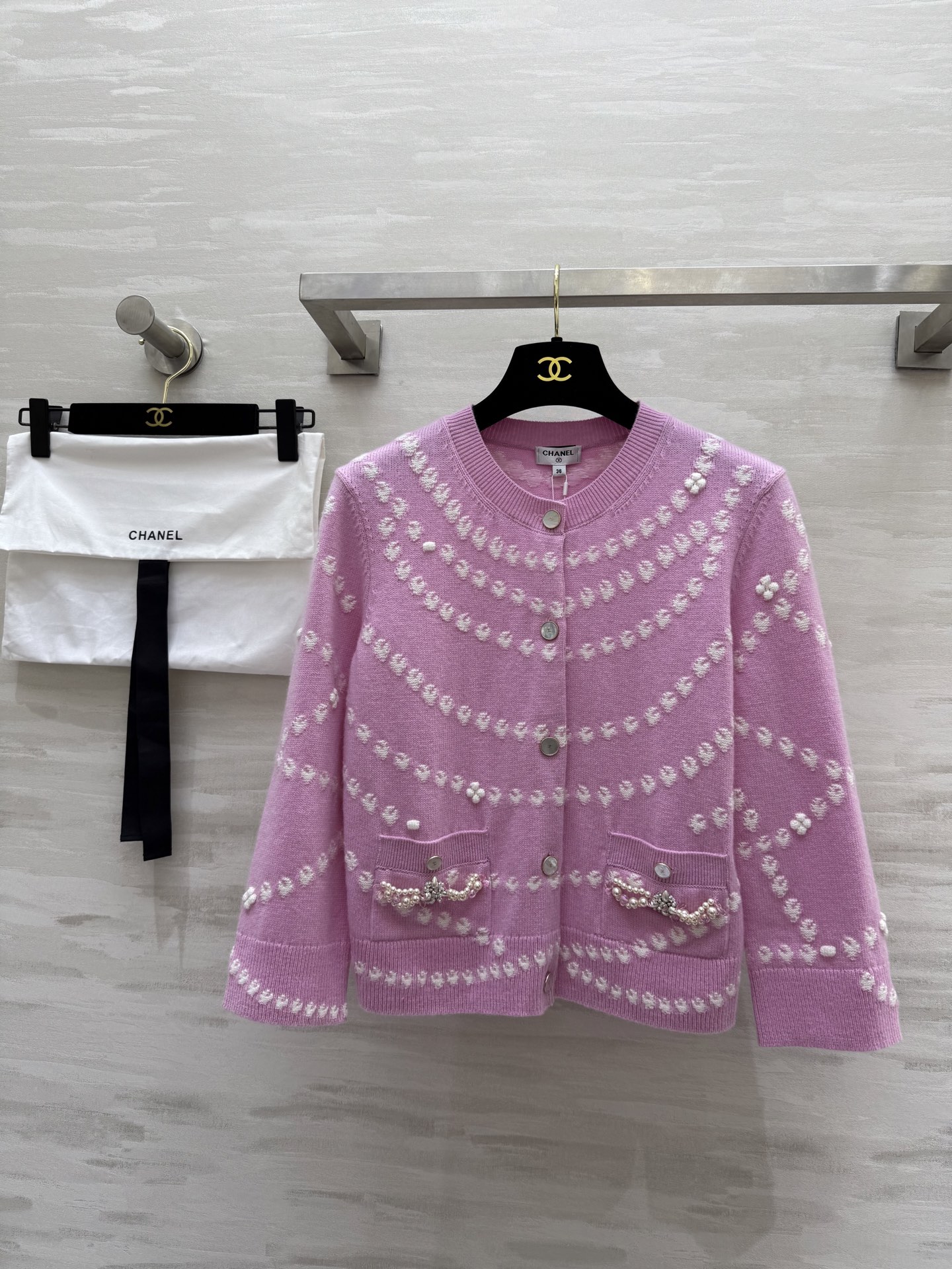 #Chane♡²⁵P 珍珠链条图案钉珠开衫 原版开发 高品质定制 现货首发size：36/38/40（）