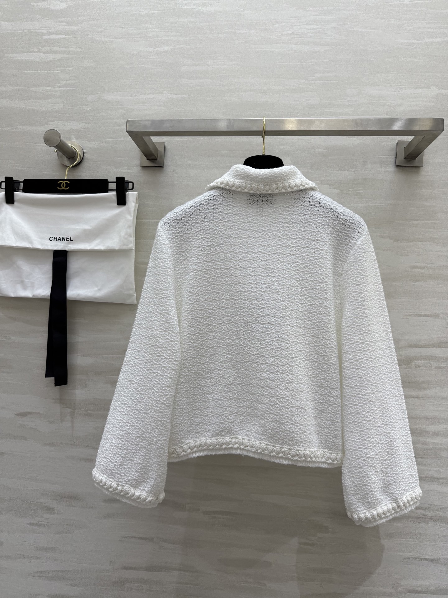𝗖𝗛𝗔𝗡𝗘𝗟🖤 白月光针织🧶开衫外套 原版开发 高品质定制 现货首发size：36/38/40（）
