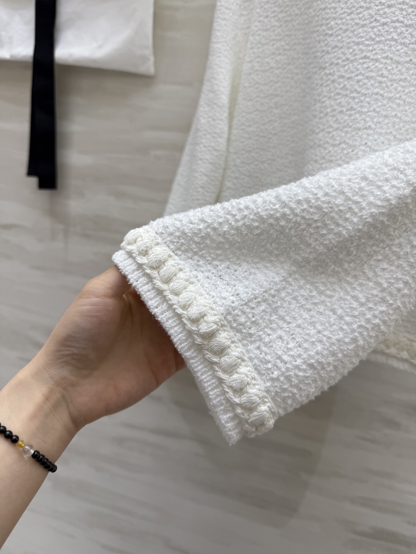 𝗖𝗛𝗔𝗡𝗘𝗟🖤 白月光针织🧶开衫外套 原版开发 高品质定制 现货首发size：36/38/40（）