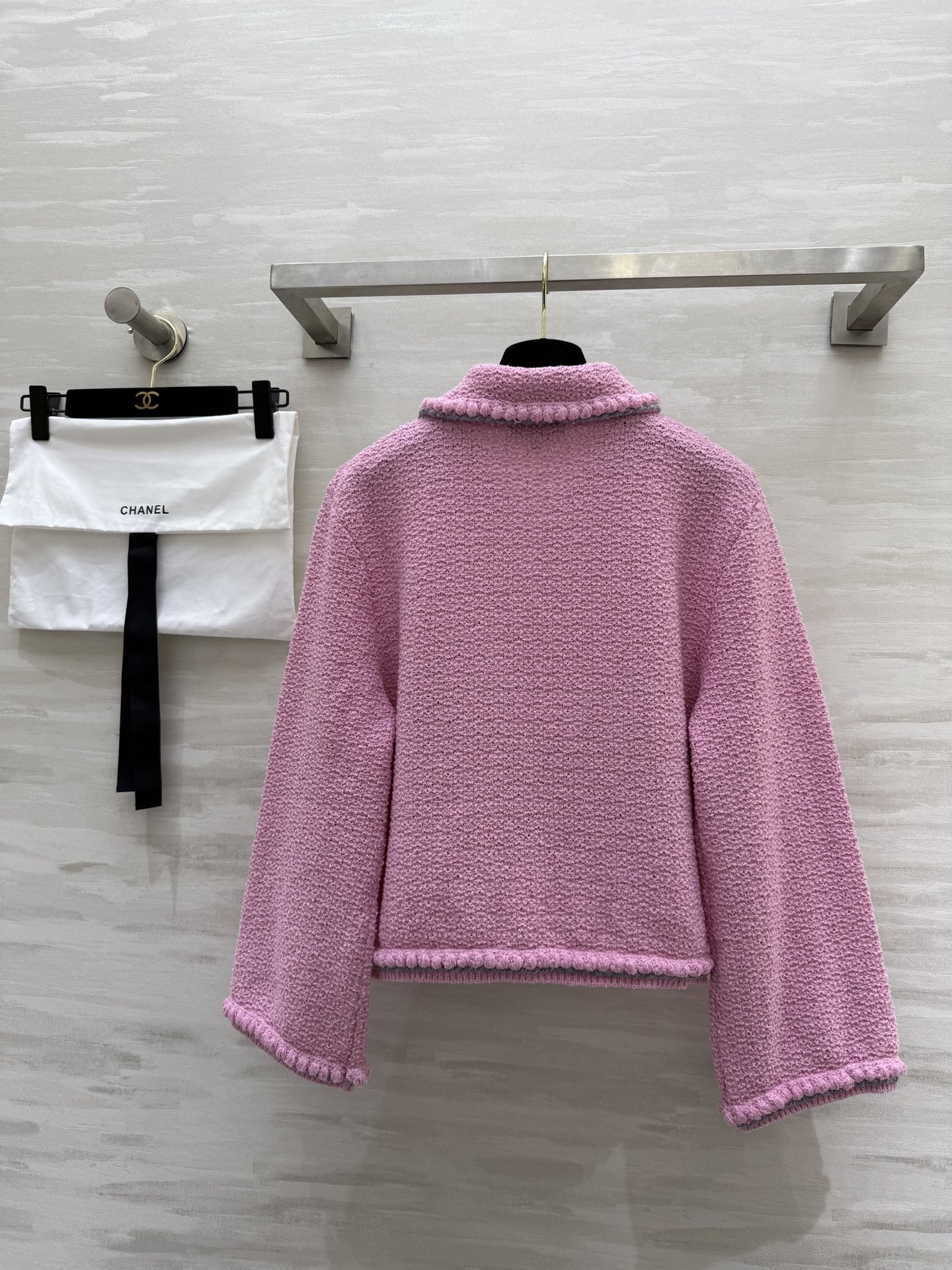 𝗖𝗛𝗔𝗡𝗘𝗟🖤 白月光针织🧶开衫外套 原版开发 高品质定制 现货首发size：36/38/40（）
