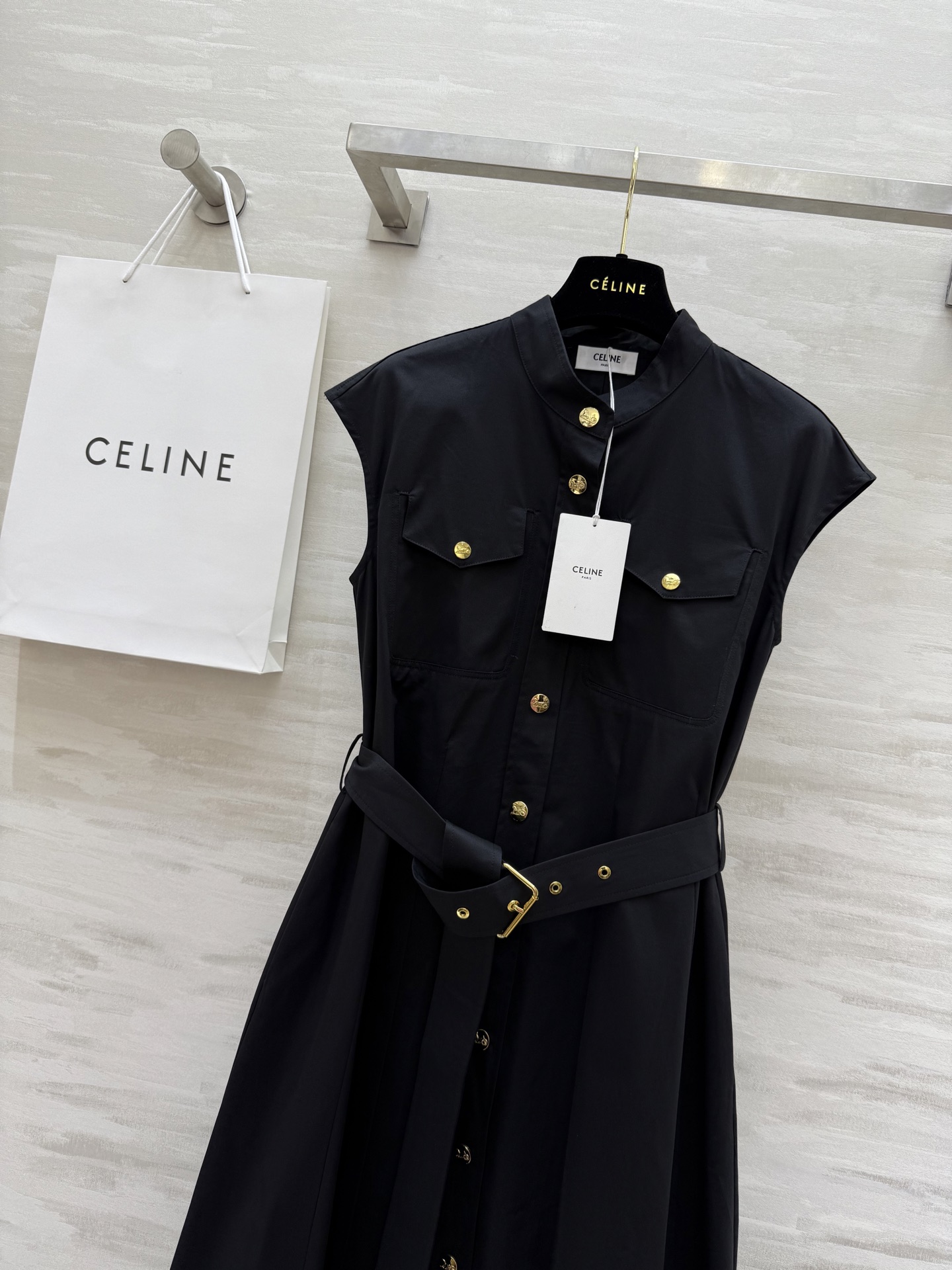 #Celin♡²⁵春夏新款工装风连衣裙 开模定制金属纽扣 立体剪裁版型时髦显瘦 高品质定制 现货首发si