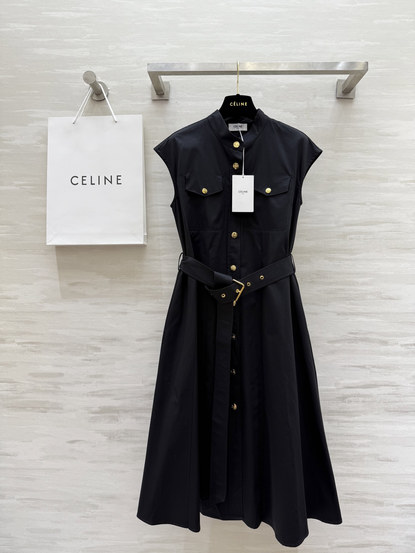 #Celin♡²⁵春夏新款工装风连衣裙 开模定制金属纽扣 立体剪裁版型时髦显瘦 高品质定制 现货首发si