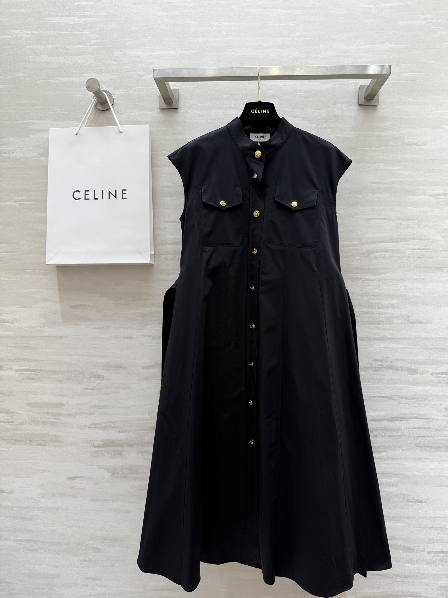 #Celin♡²⁵春夏新款工装风连衣裙 开模定制金属纽扣 立体剪裁版型时髦显瘦 高品质定制 现货首发si