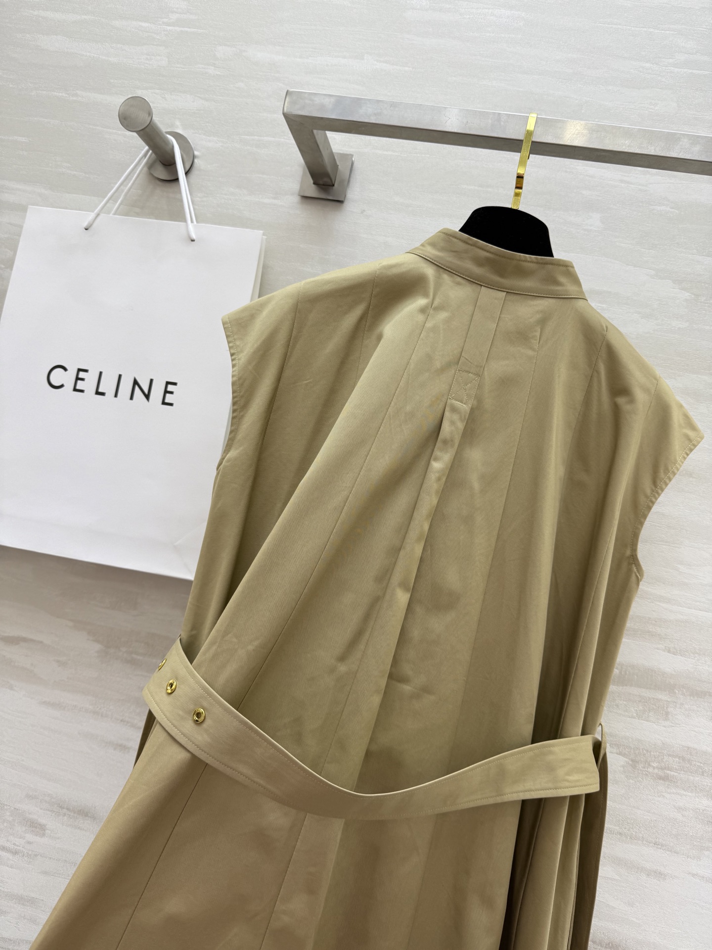 #Celin♡²⁵春夏新款工装风连衣裙 开模定制金属纽扣 立体剪裁版型时髦显瘦 高品质定制 现货首发si