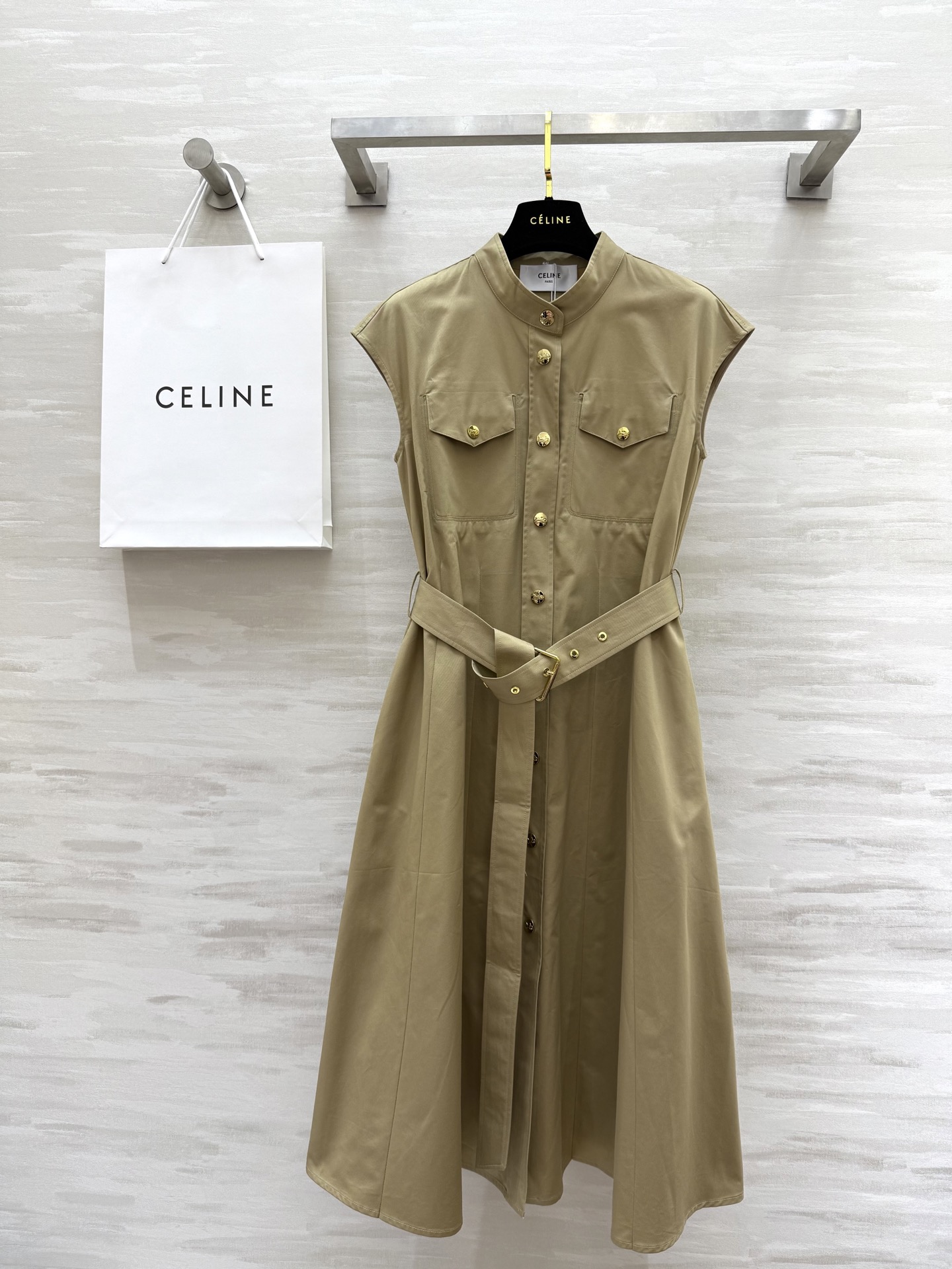 #Celin♡²⁵春夏新款工装风连衣裙 开模定制金属纽扣 立体剪裁版型时髦显瘦 高品质定制 现货首发si