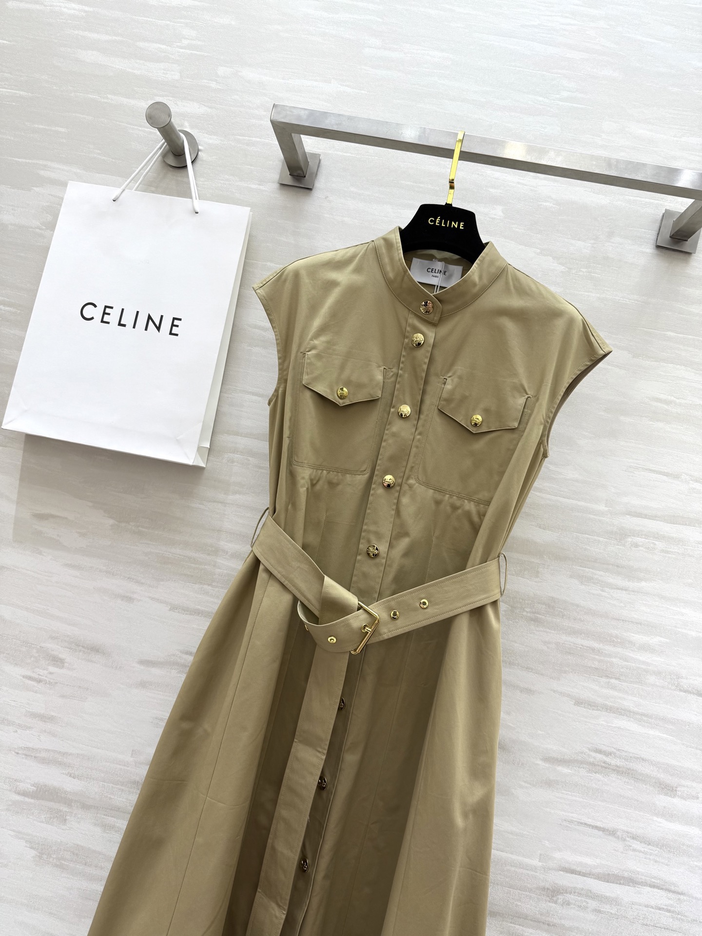 #Celin♡²⁵春夏新款工装风连衣裙 开模定制金属纽扣 立体剪裁版型时髦显瘦 高品质定制 现货首发si