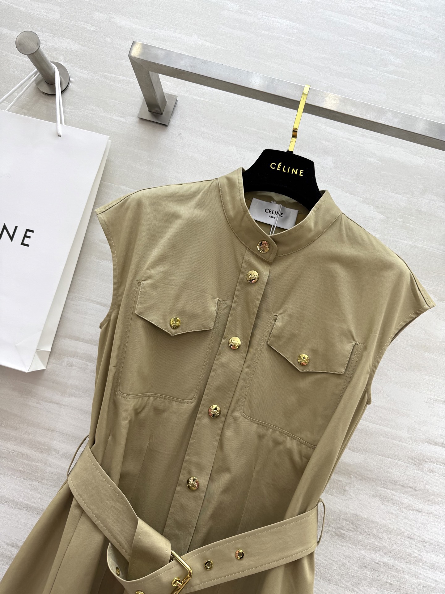 #Celin♡²⁵春夏新款工装风连衣裙 开模定制金属纽扣 立体剪裁版型时髦显瘦 高品质定制 现货首发si