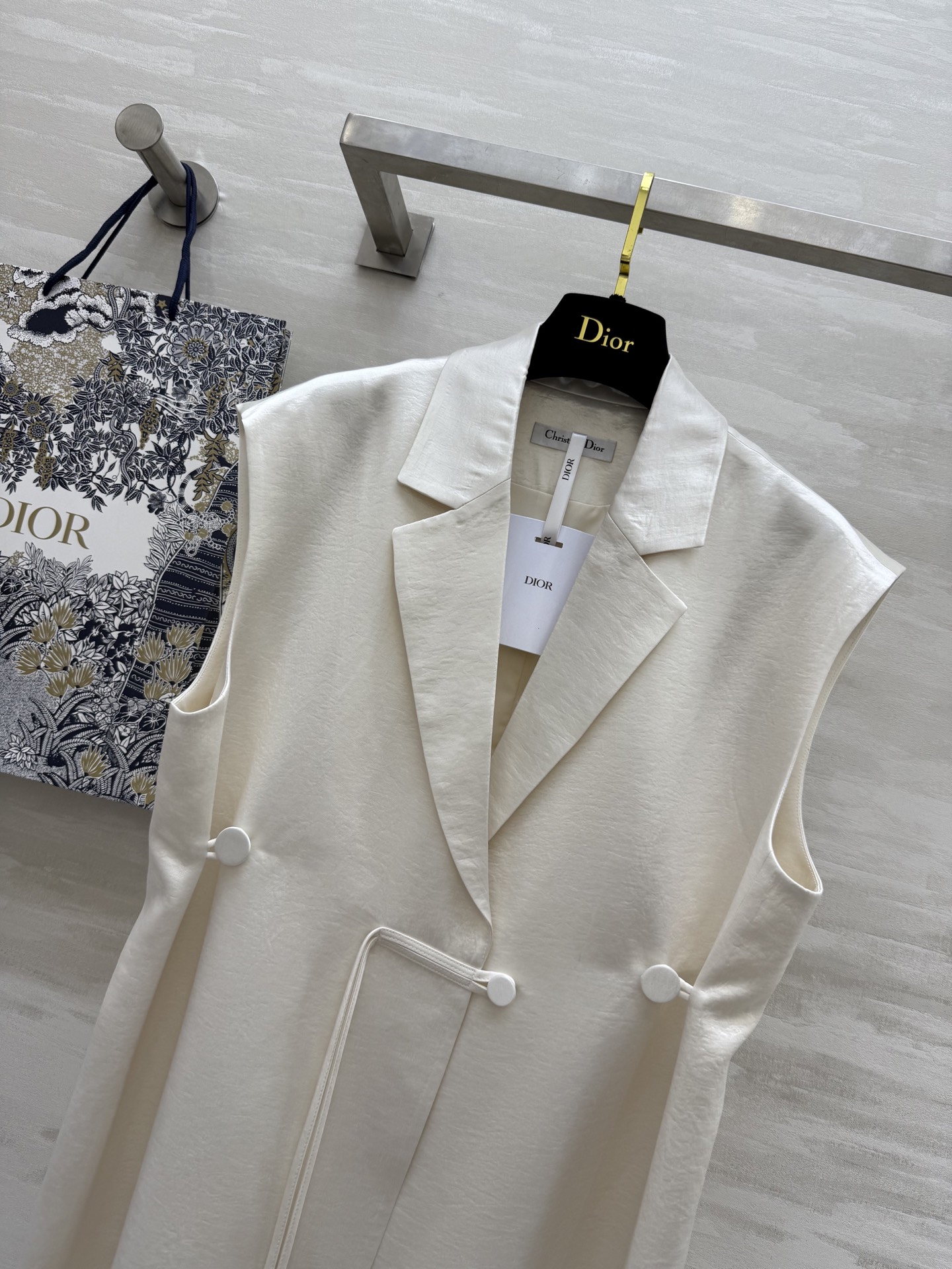 #DIO♡²⁵高级感静奢风缎面马甲西装 高品质定制 现货首发size：S/M/L（s码胸围：100，衣长
