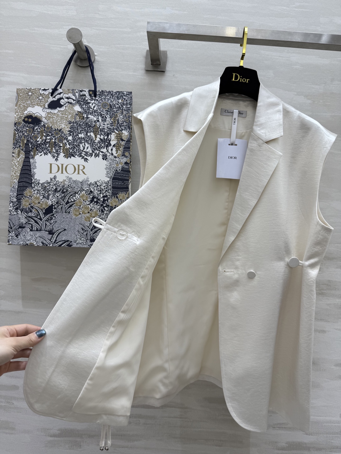 #DIO♡²⁵高级感静奢风缎面马甲西装 高品质定制 现货首发size：S/M/L（s码胸围：100，衣长