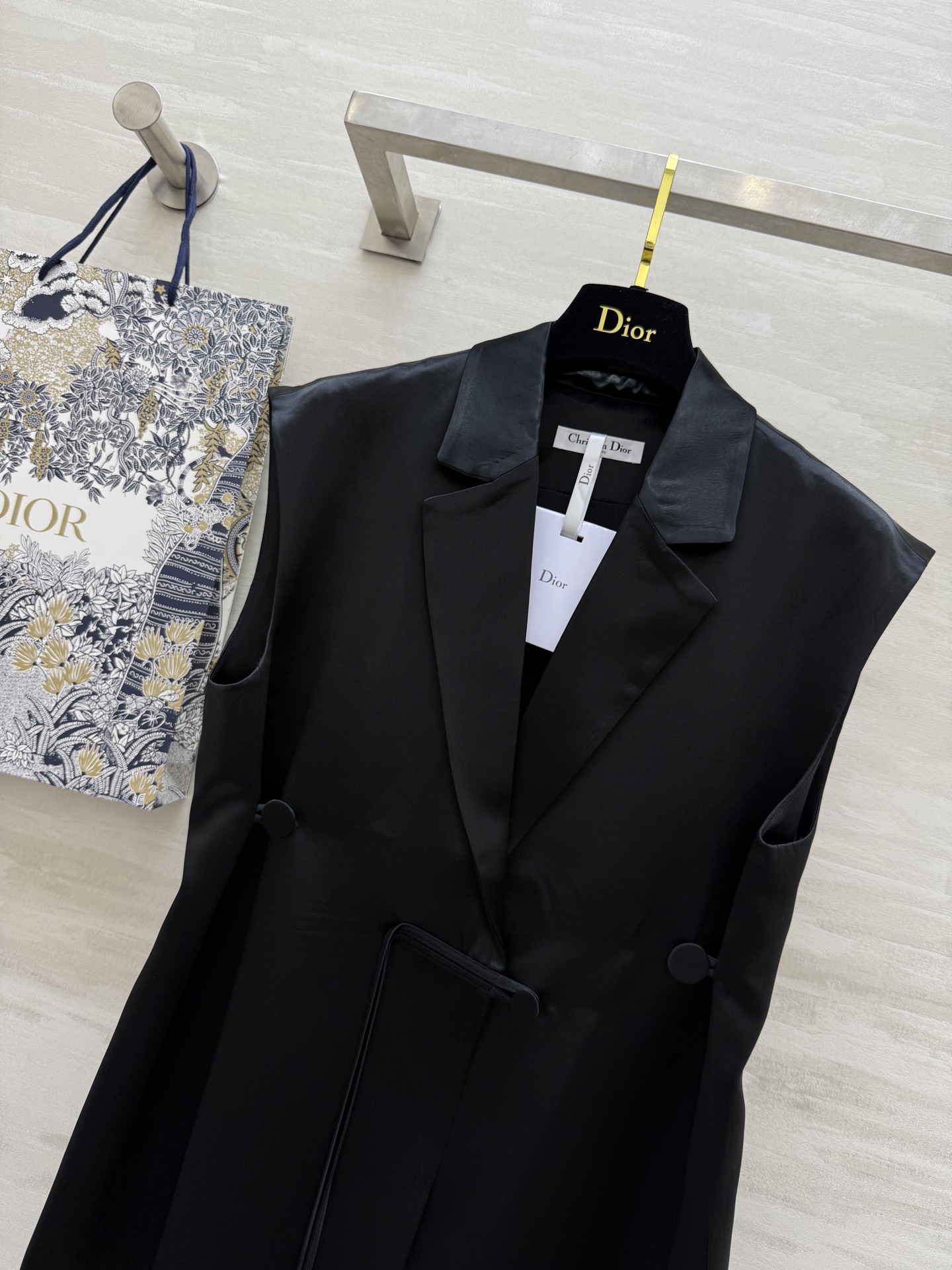 #DIO♡²⁵高级感静奢风缎面马甲西装 高品质定制 现货首发size：S/M/L（s码胸围：100，衣长
