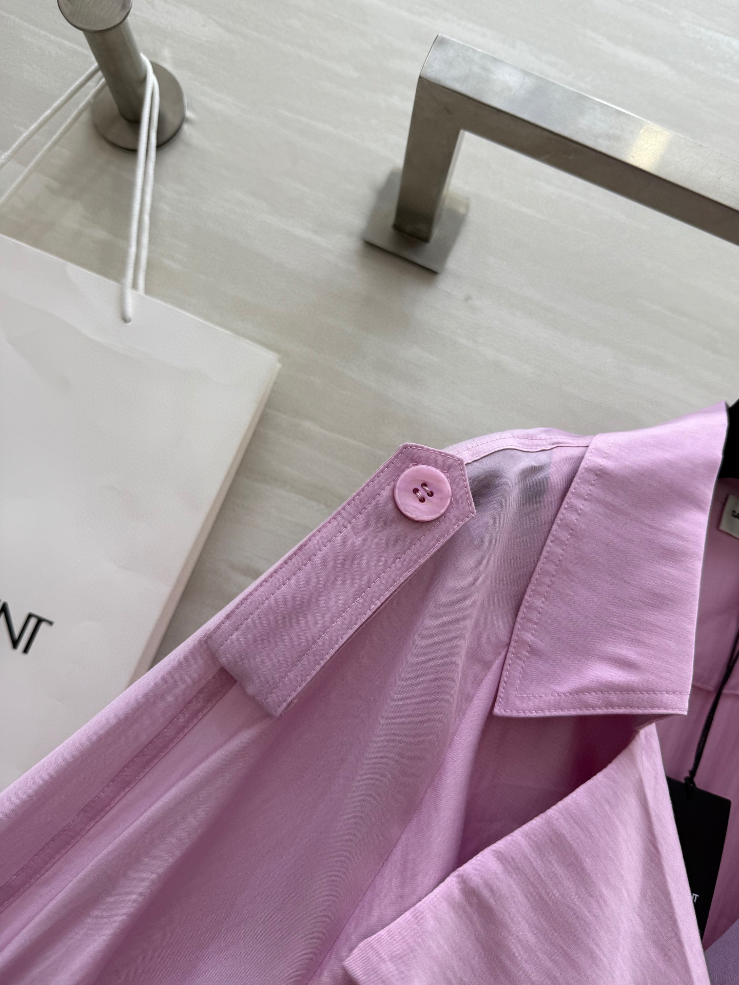 #ysl²⁵春夏新款 天丝风衣 高品质 现货首发size：S/M/L（s码胸围：114， 衣长：114）