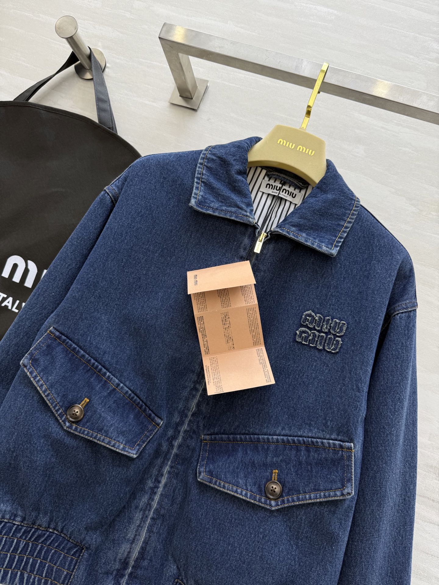 #Miumi♡²⁵翻领牛仔外套 高品质定制 现货首发size：S/M/L（s码肩宽：45，胸围：102，
