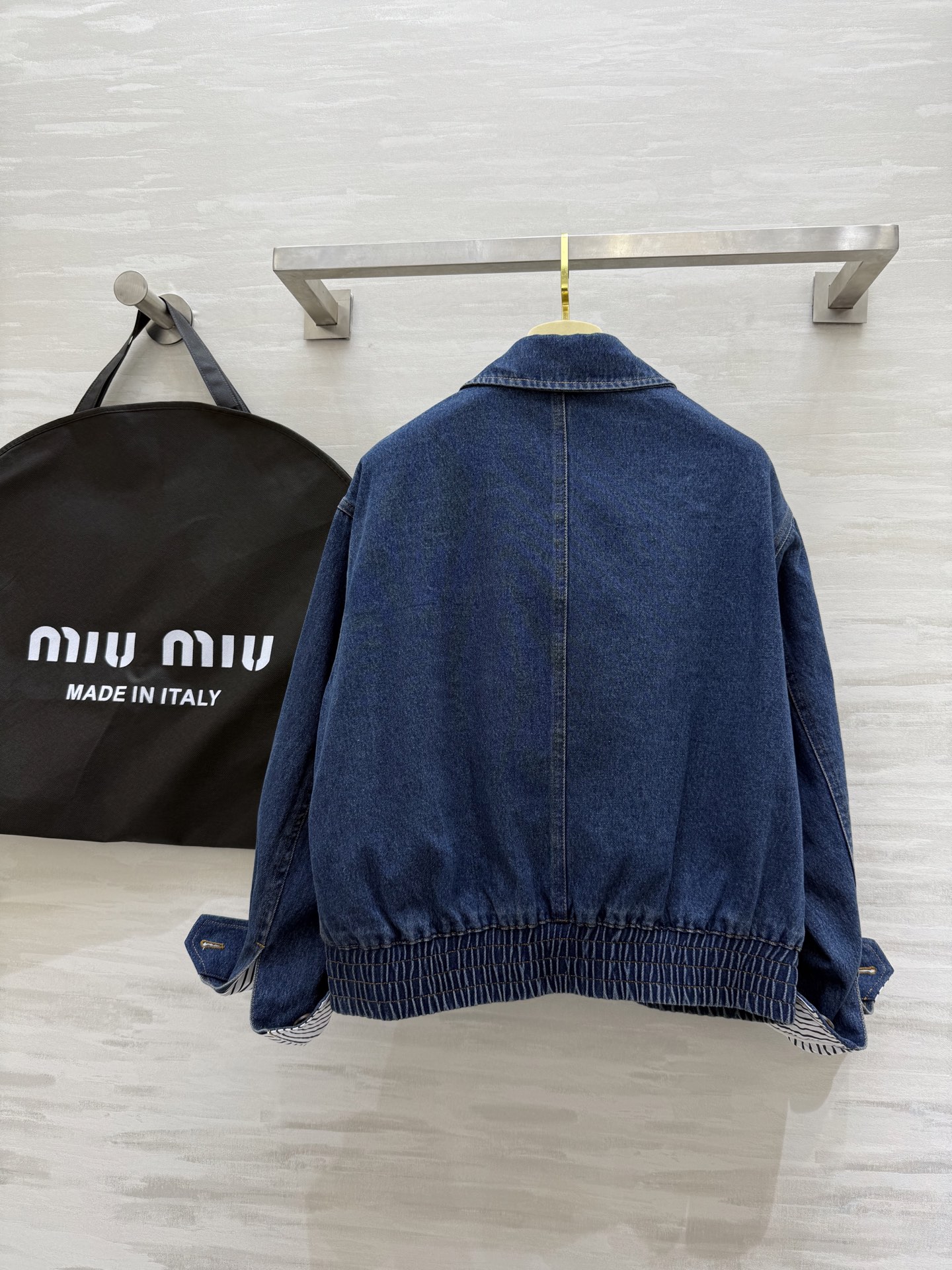 #Miumi♡²⁵翻领牛仔外套 高品质定制 现货首发size：S/M/L（s码肩宽：45，胸围：102，