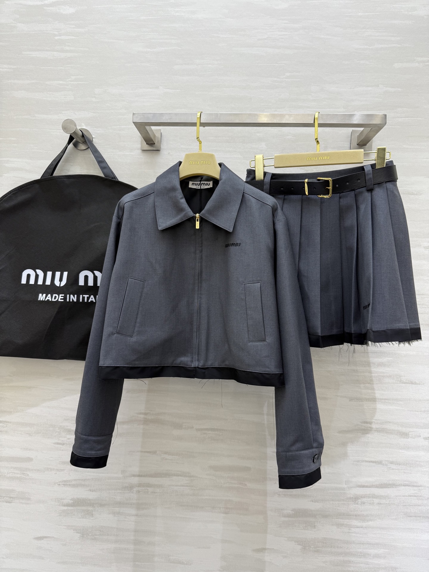 #Miumi♡²⁵学院风套装裙 高品质定制 现货首发size：S/M/L（s码肩宽：47，胸围：100，