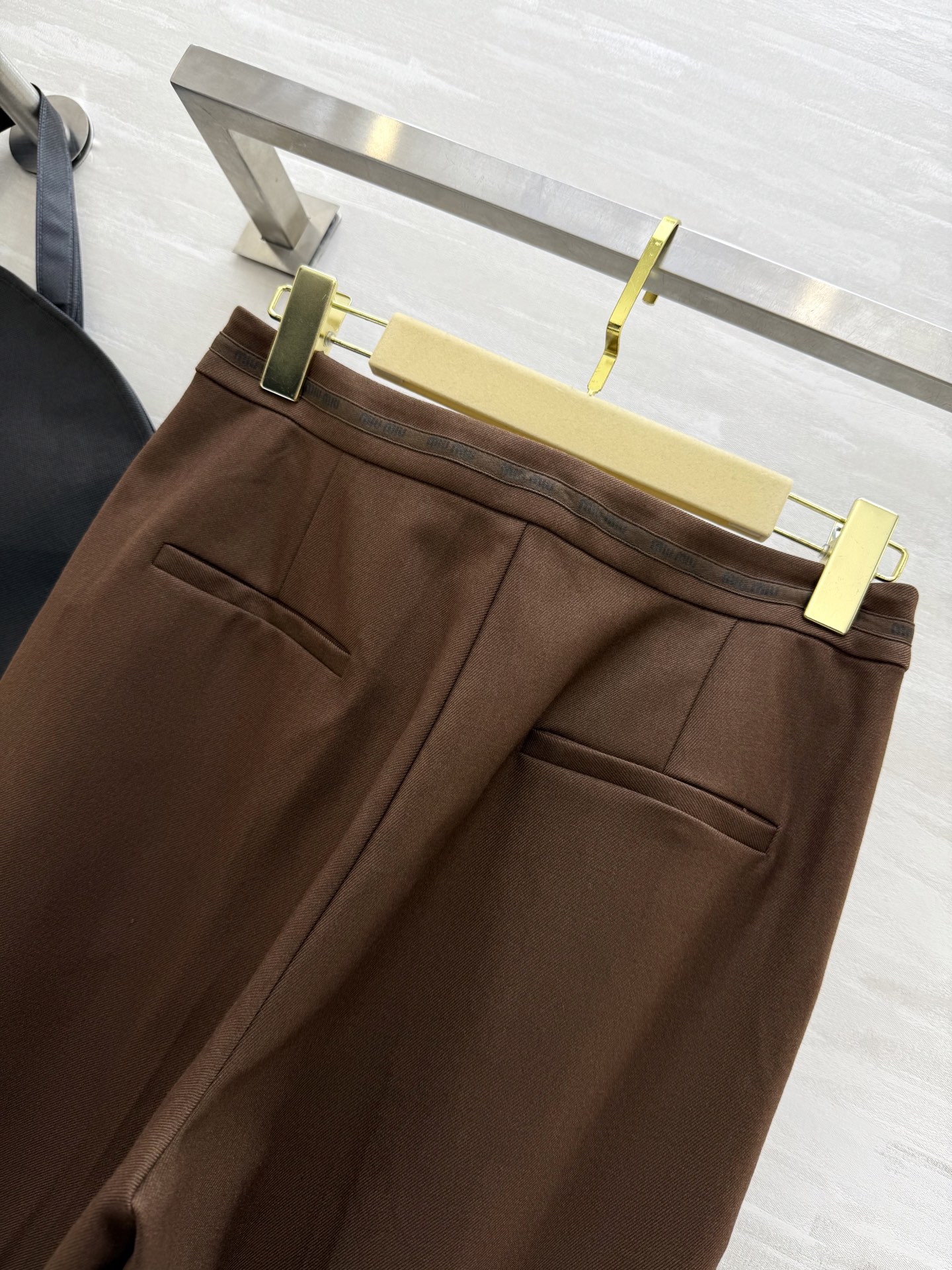 #Miumi♡²⁵西裤 立体剪裁裤型 高品质定制 现货首发size：S/M/L（s码腰围：66，臀围：9