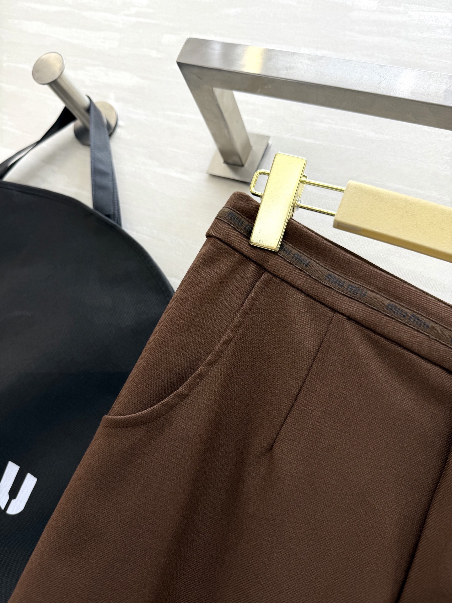 #Miumi♡²⁵西裤 立体剪裁裤型 高品质定制 现货首发size：S/M/L（s码腰围：66，臀围：9