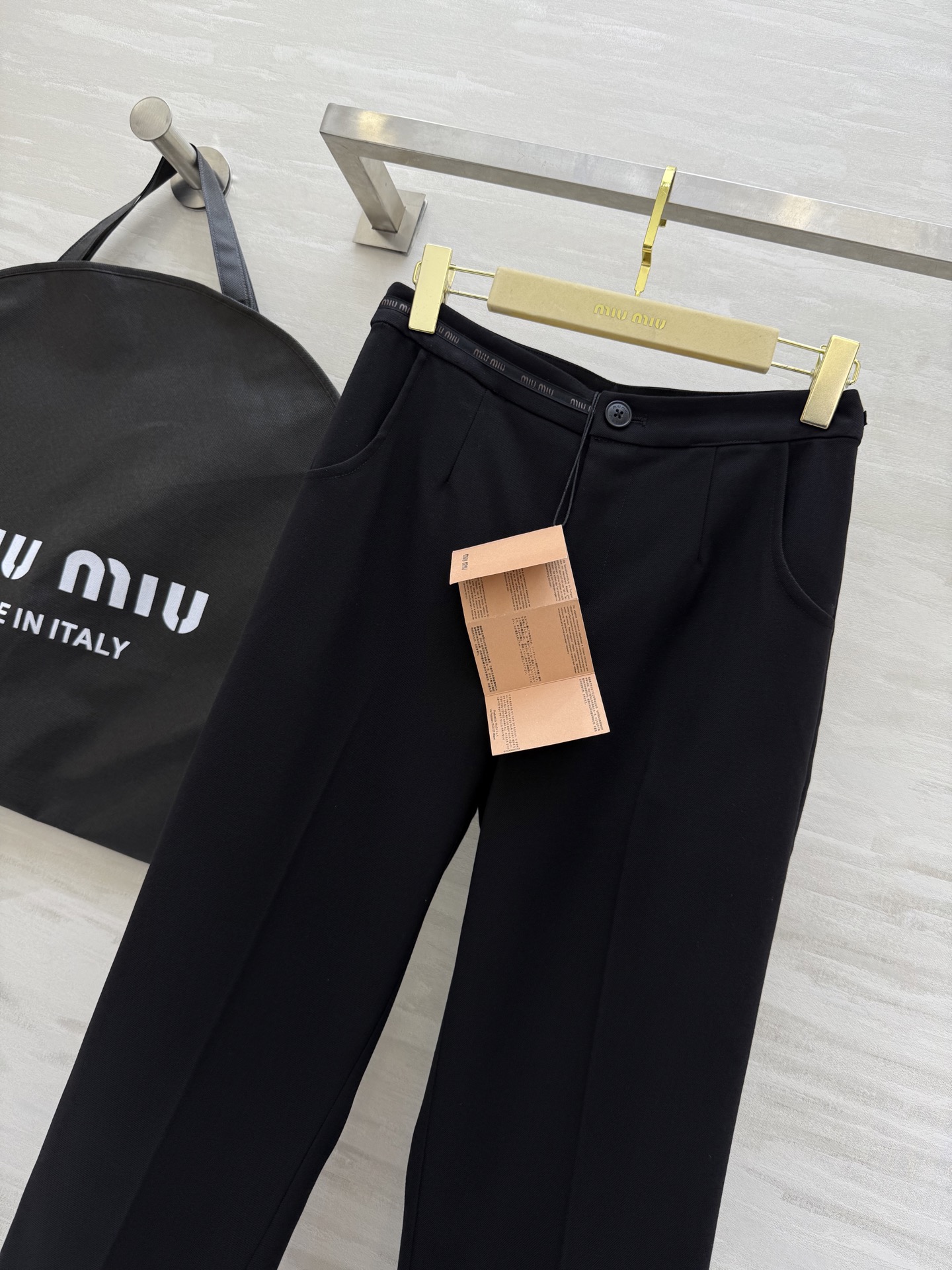 #Miumi♡²⁵西裤 立体剪裁裤型 高品质定制 现货首发size：S/M/L（s码腰围：66，臀围：9