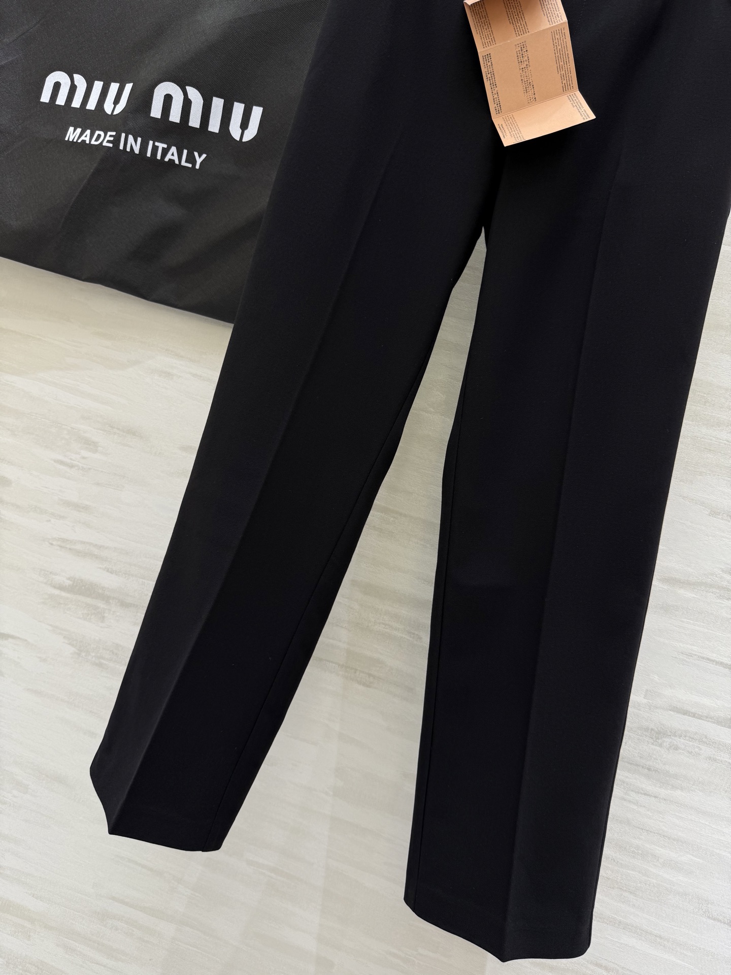#Miumi♡²⁵西裤 立体剪裁裤型 高品质定制 现货首发size：S/M/L（s码腰围：66，臀围：9