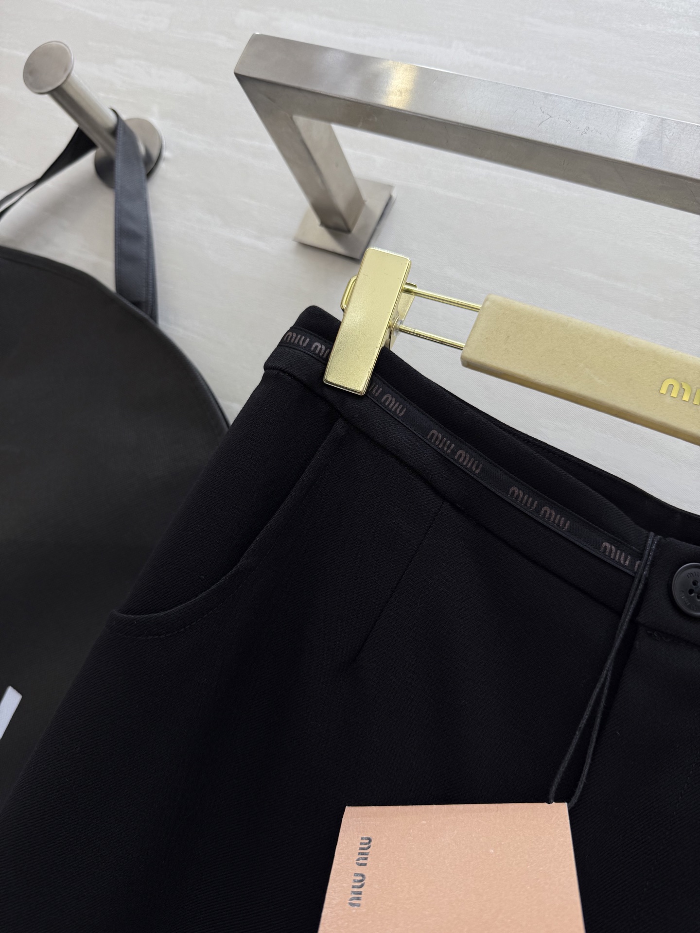 #Miumi♡²⁵西裤 立体剪裁裤型 高品质定制 现货首发size：S/M/L（s码腰围：66，臀围：9