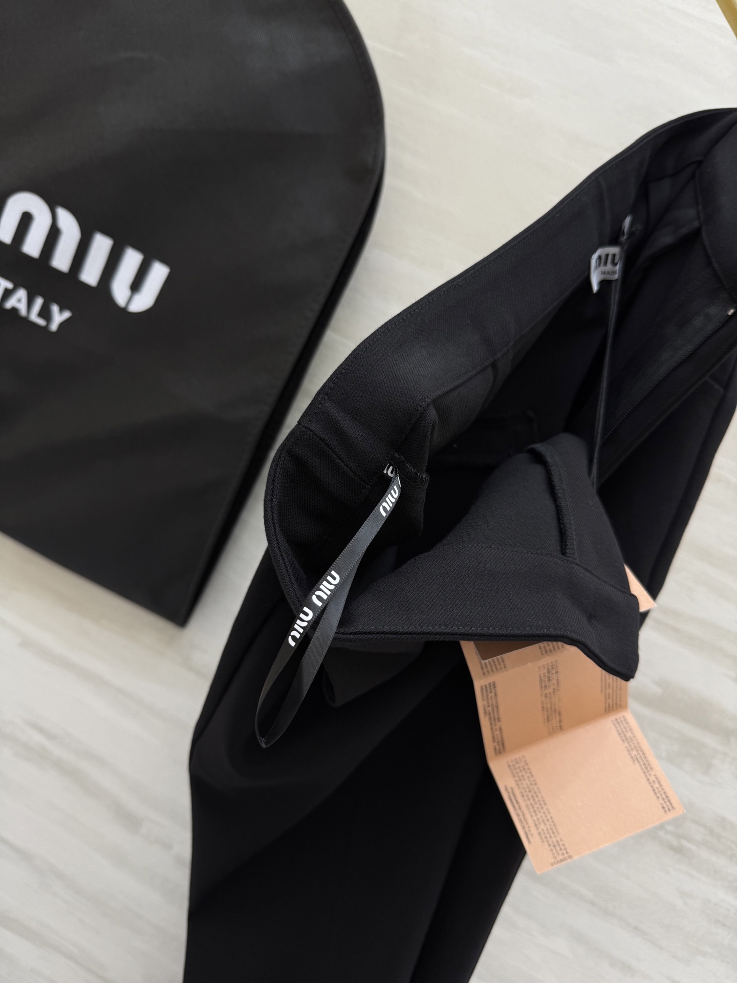 #Miumi♡²⁵西裤 立体剪裁裤型 高品质定制 现货首发size：S/M/L（s码腰围：66，臀围：9