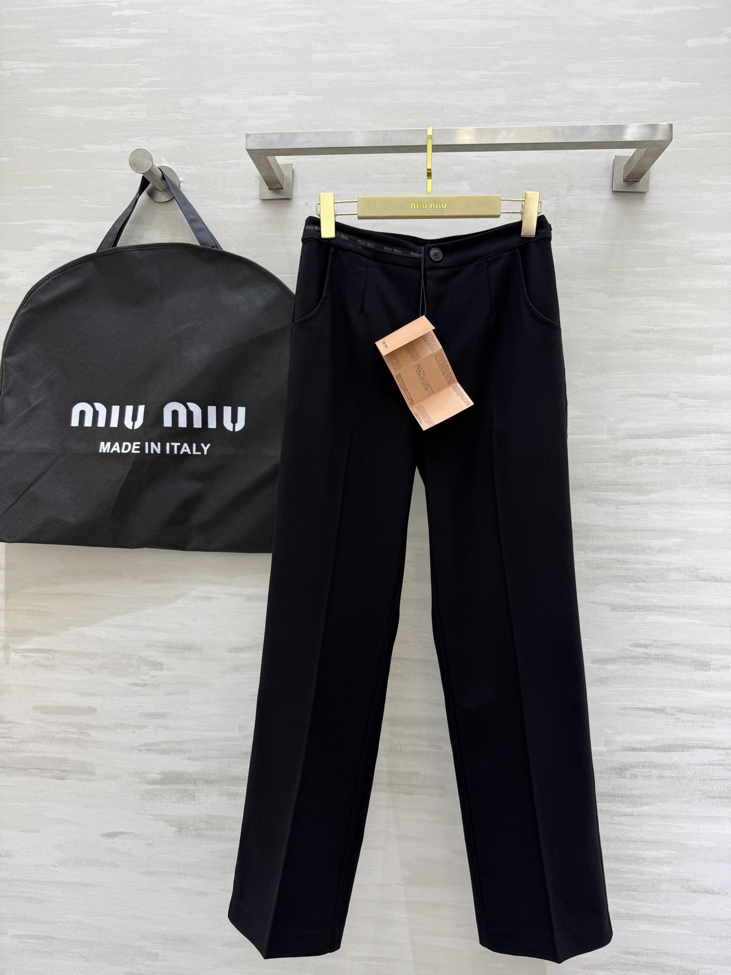 #Miumi♡²⁵西裤 立体剪裁裤型 高品质定制 现货首发size：S/M/L（s码腰围：66，臀围：9