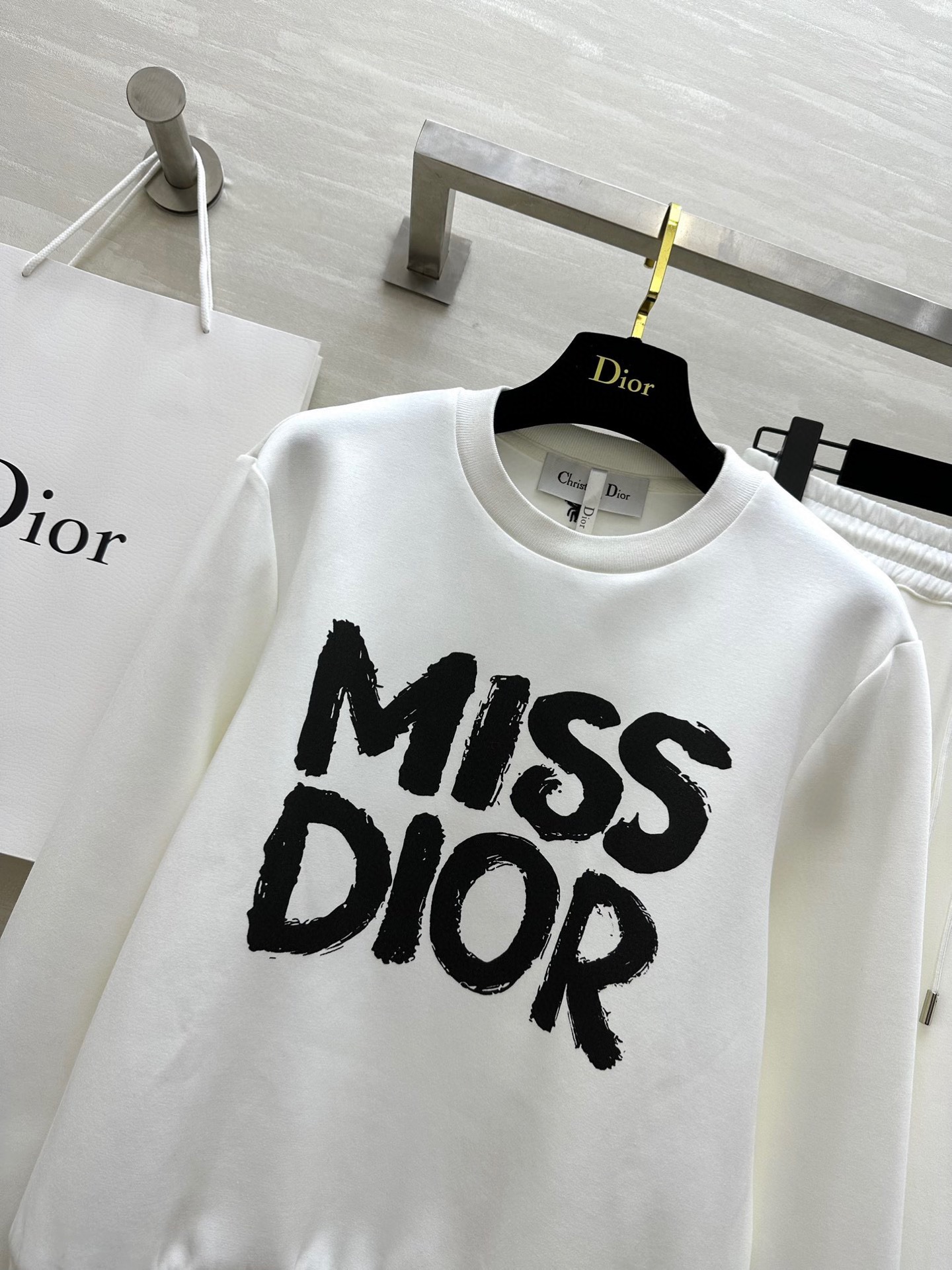 #DIO♡²⁵新品MissDIO·系列标识 印花纯棉运动风套装 进口Baby棉面料柔软细腻质感超赞 定位