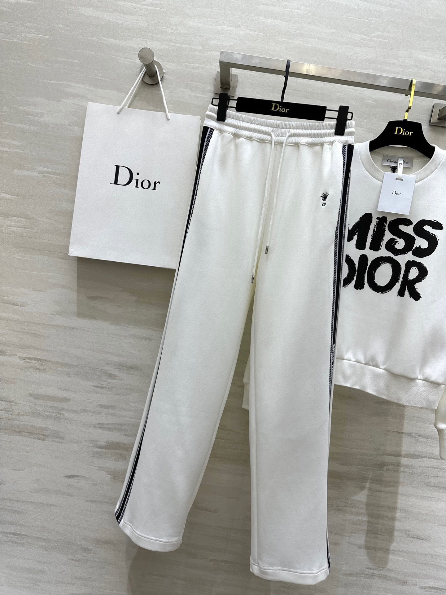 #DIO♡²⁵新品MissDIO·系列标识 印花纯棉运动风套装 进口Baby棉面料柔软细腻质感超赞 定位