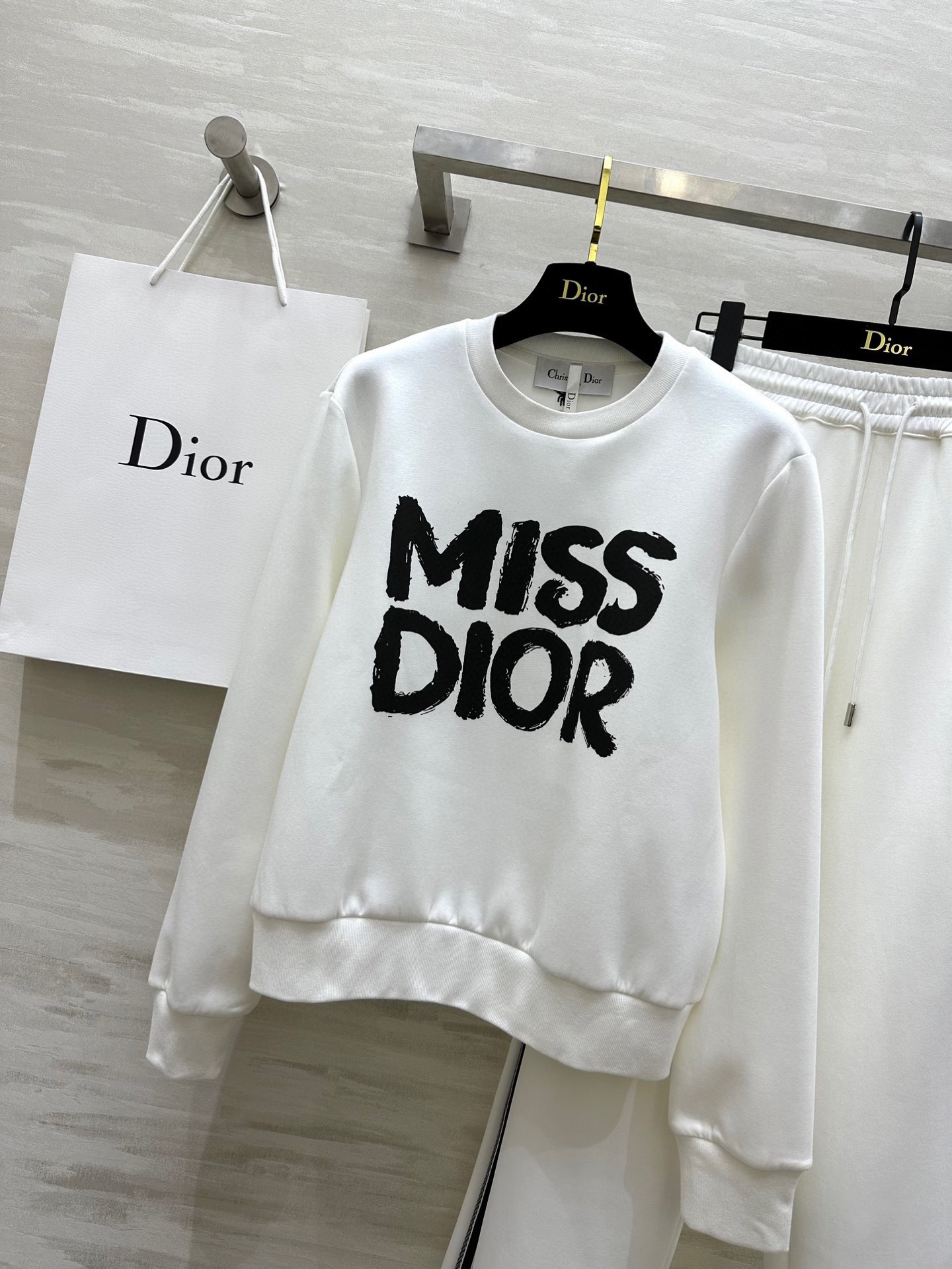 #DIO♡²⁵新品MissDIO·系列标识 印花纯棉运动风套装 进口Baby棉面料柔软细腻质感超赞 定位