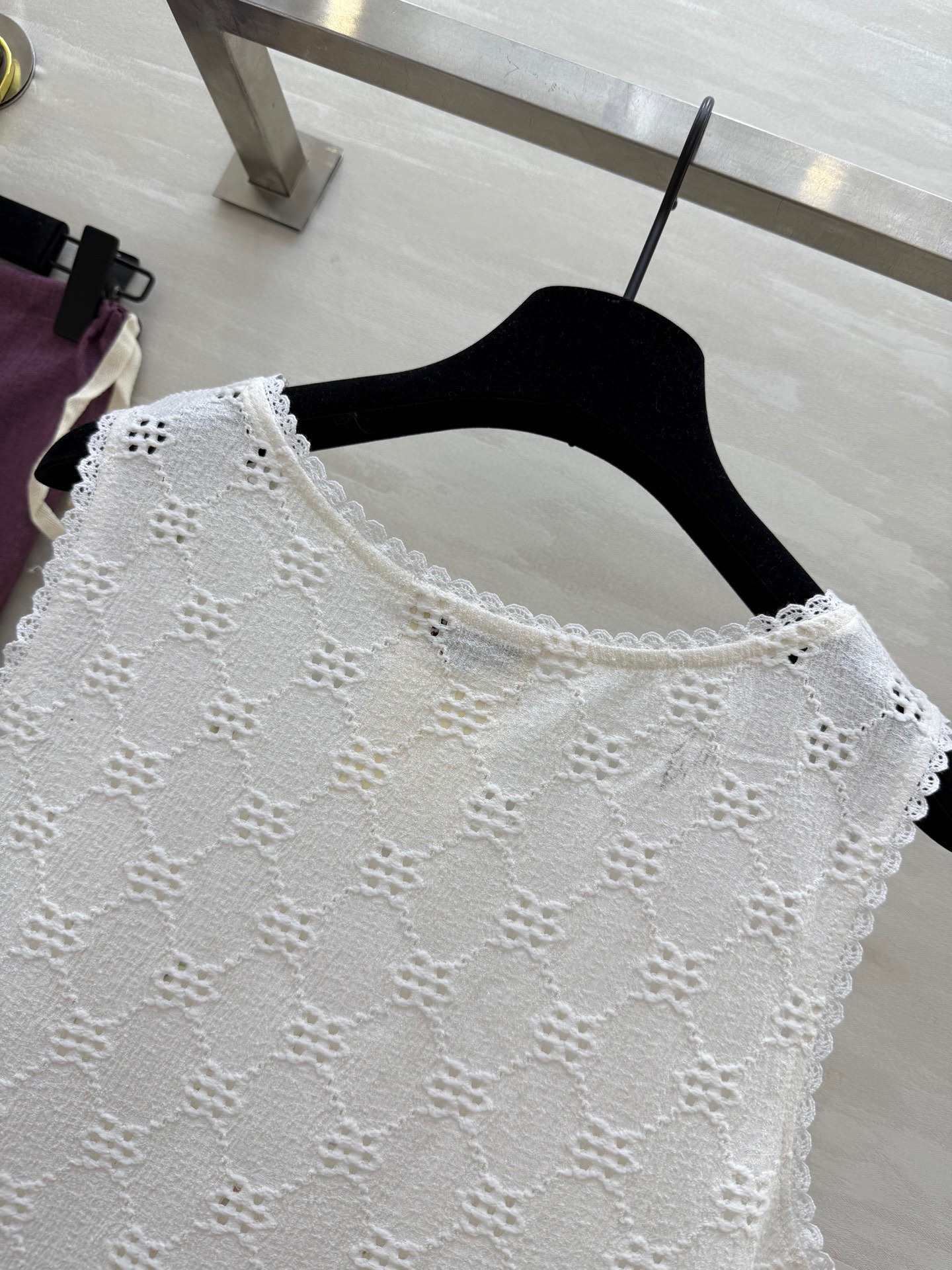 #𝘾𝙃𝙉𝙀𝙇♡ 𝙫𝙞𝙣𝙩𝙖𝙜𝙚系 镂空花边小背心 彩色手工编织花工艺 极具南法小氛围 高品质定制 现货首