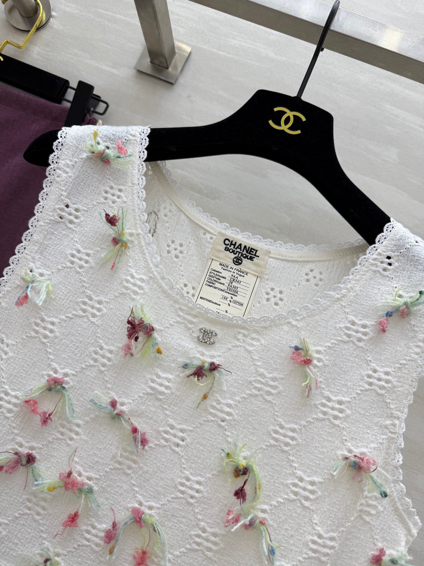 #𝘾𝙃𝙉𝙀𝙇♡ 𝙫𝙞𝙣𝙩𝙖𝙜𝙚系 镂空花边小背心 彩色手工编织花工艺 极具南法小氛围 高品质定制 现货首