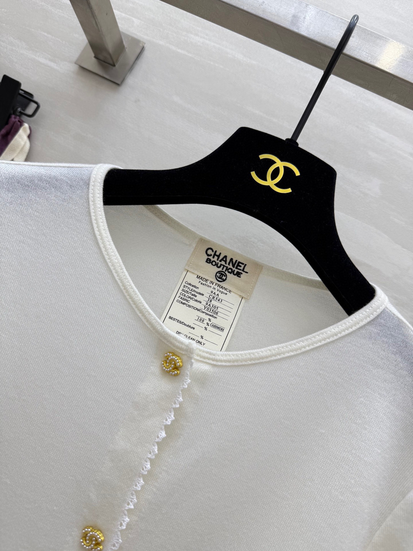 #𝘾𝙃𝙉𝙀𝙇♡ 𝙫𝙞𝙣𝙩𝙖𝙜𝙚系 花边羊绒小开衫  进口面料 轻薄柔软  细节不失雅致 高品质定制 现货