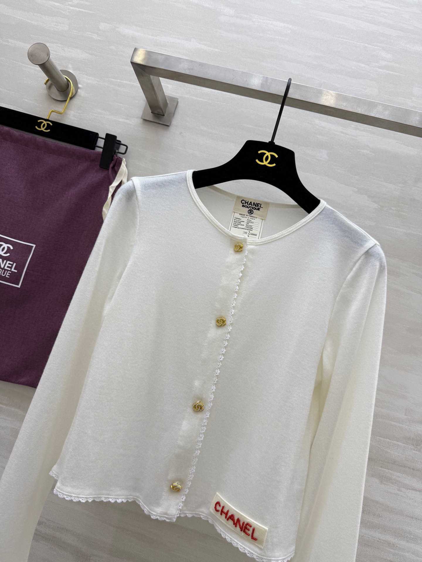 #𝘾𝙃𝙉𝙀𝙇♡ 𝙫𝙞𝙣𝙩𝙖𝙜𝙚系 花边羊绒小开衫  进口面料 轻薄柔软  细节不失雅致 高品质定制 现货