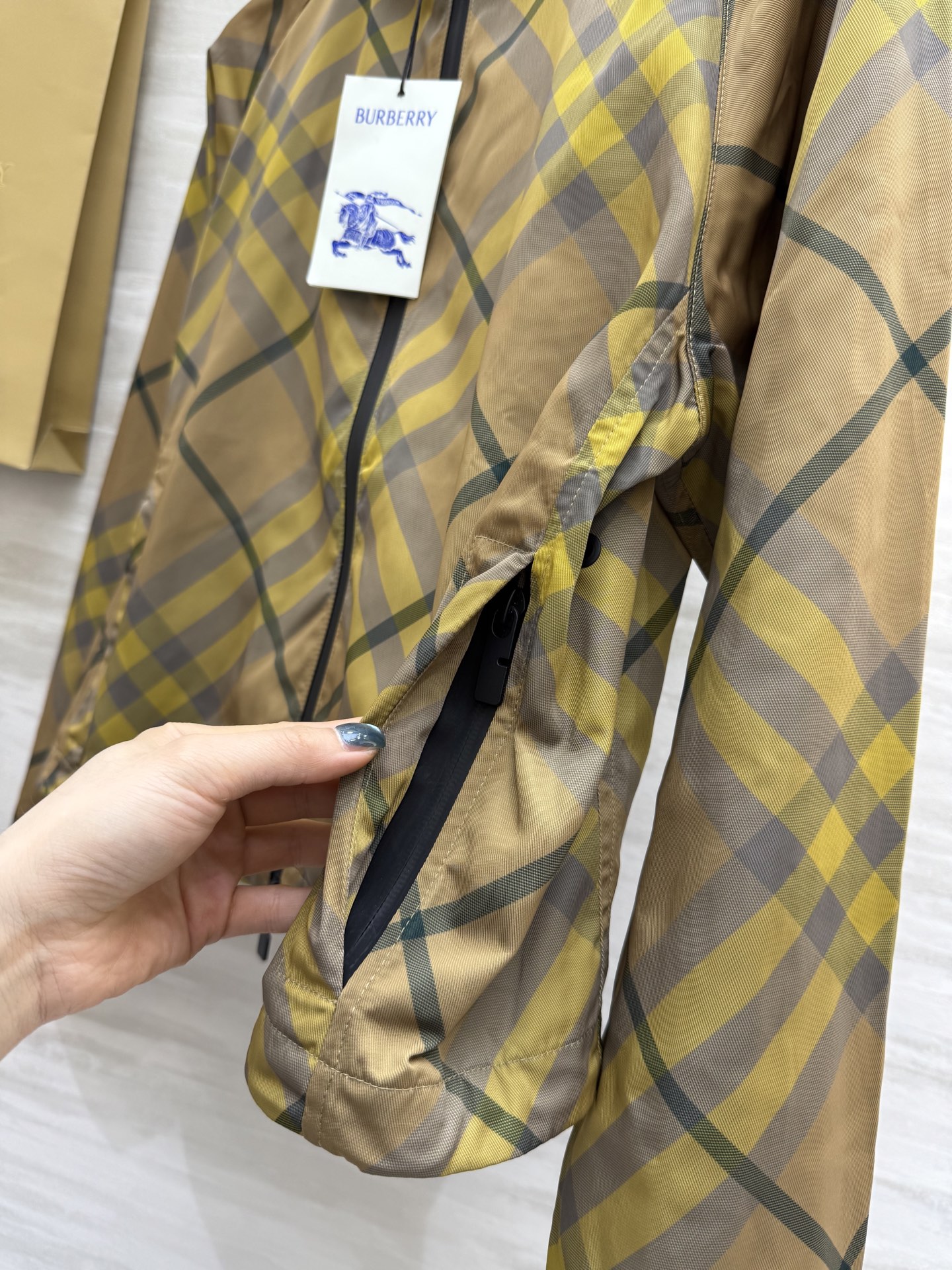 #Burberr♡²⁵夹克连帽短款外套 高品质定制 现货首发size：S/M/L/XL/XXL（s码胸围