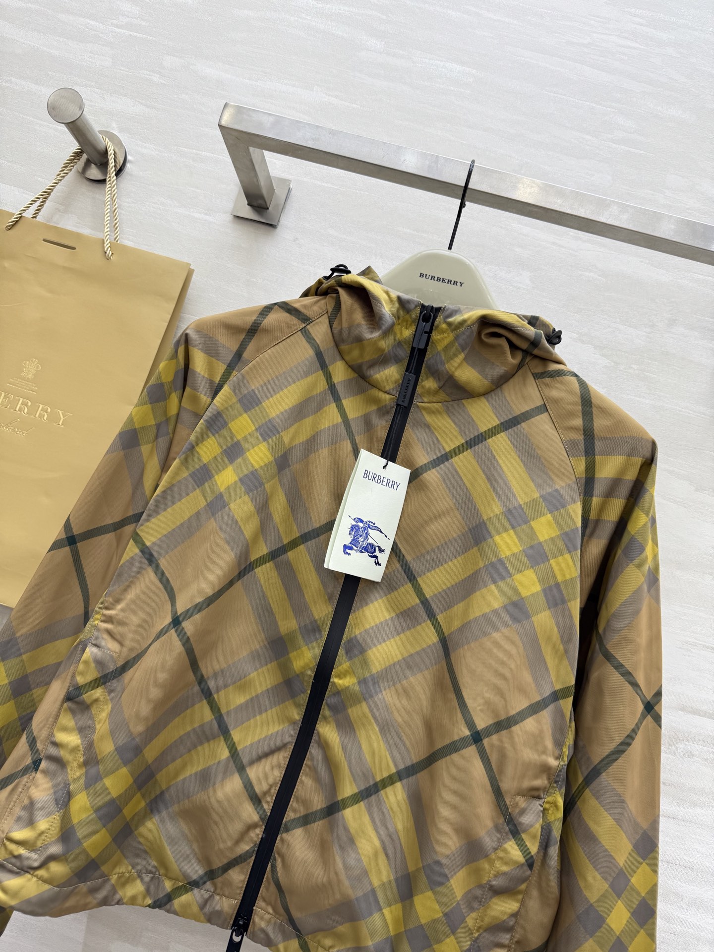 #Burberr♡²⁵夹克连帽短款外套 高品质定制 现货首发size：S/M/L/XL/XXL（s码胸围