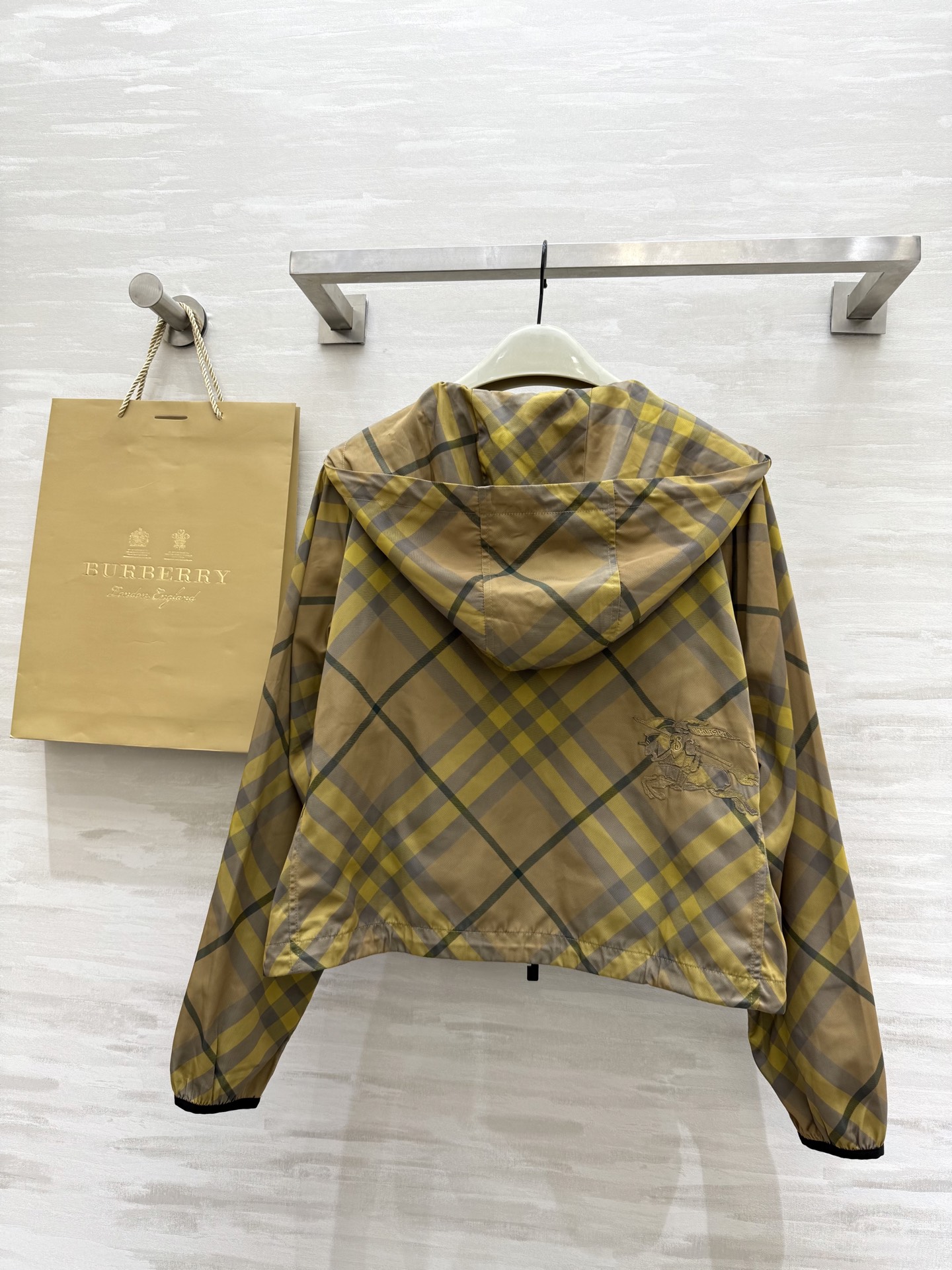 #Burberr♡²⁵夹克连帽短款外套 高品质定制 现货首发size：S/M/L/XL/XXL（s码胸围